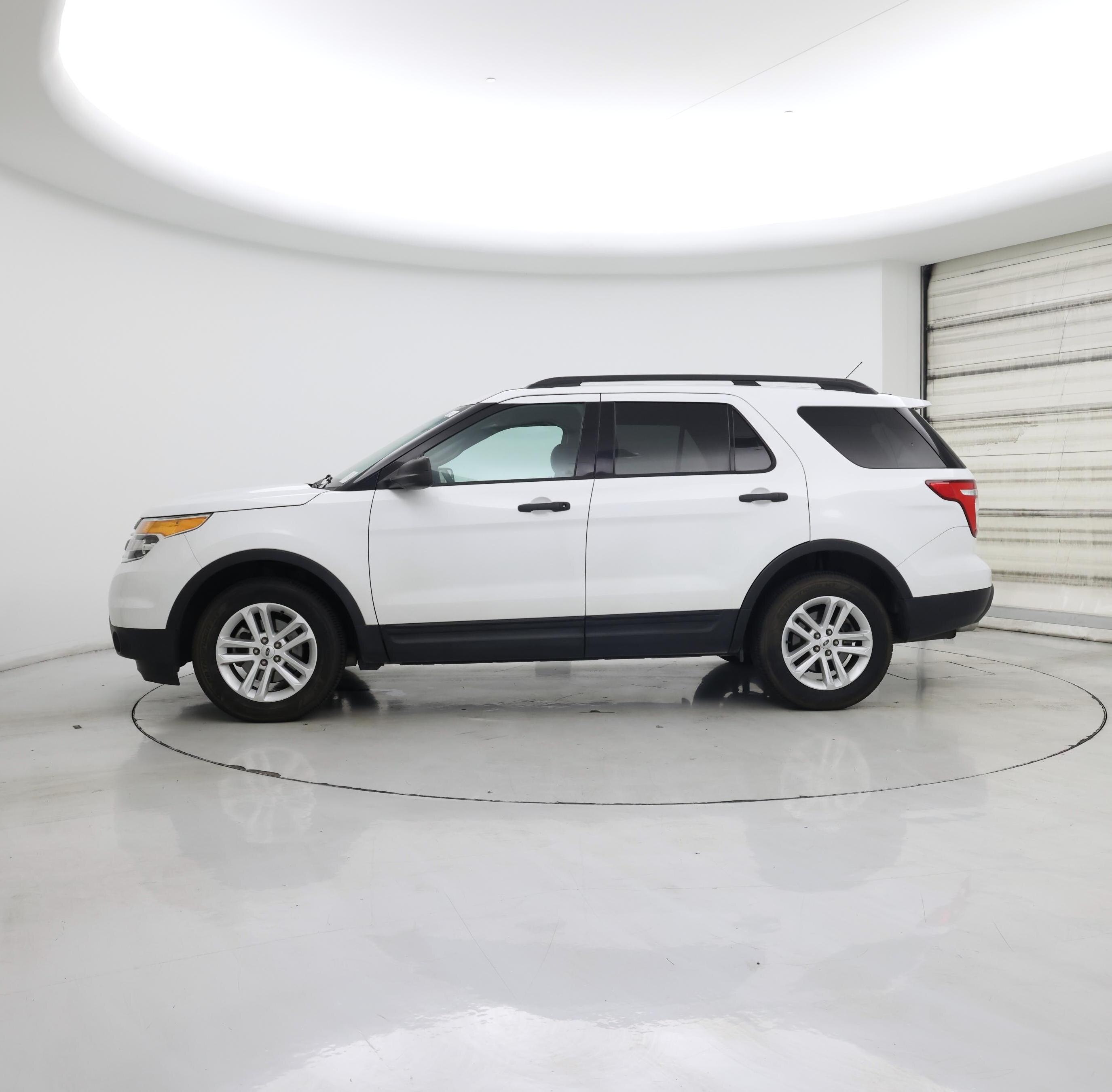 Thumbnail: 2015 Ford Explorer - 3