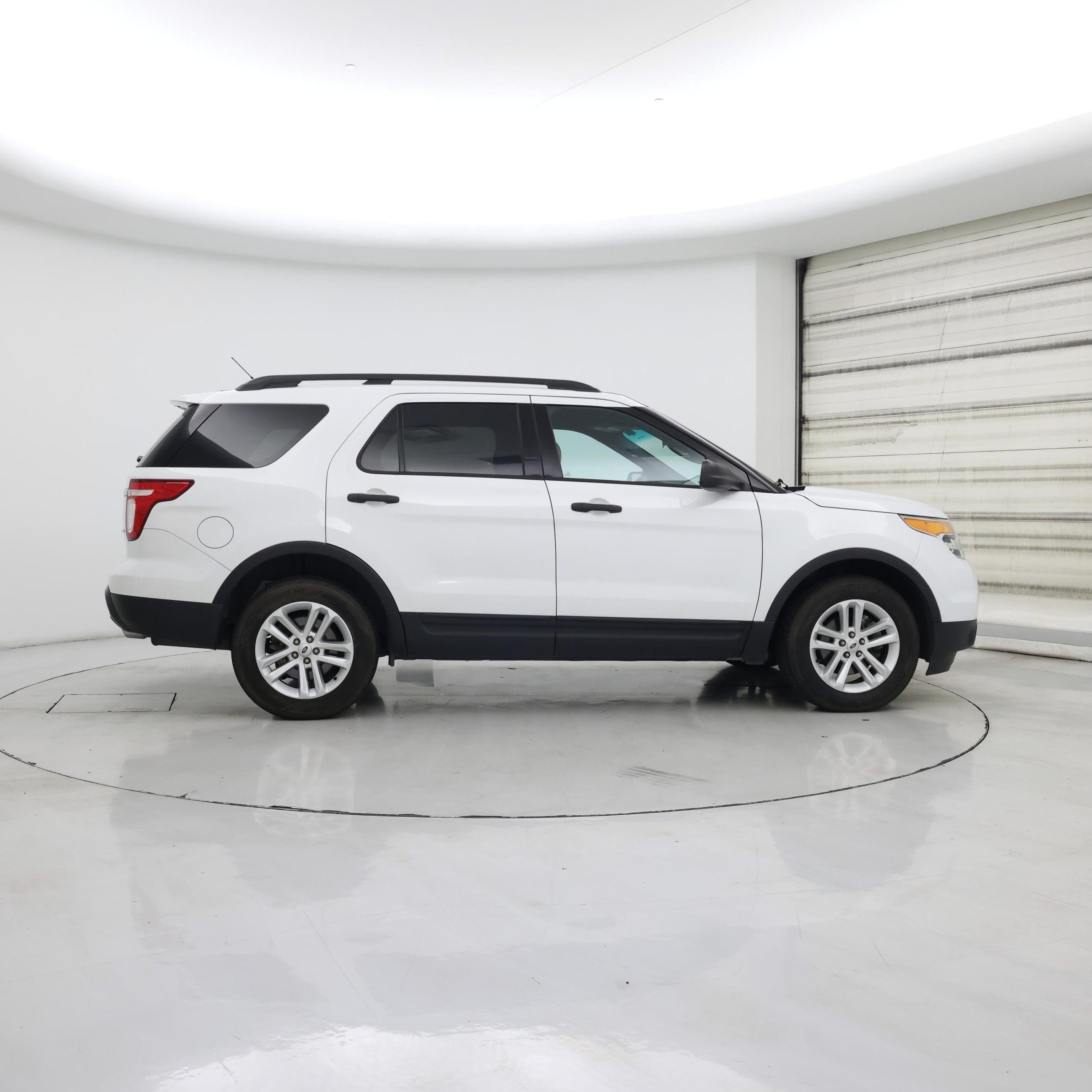 Thumbnail: 2015 Ford Explorer - 7