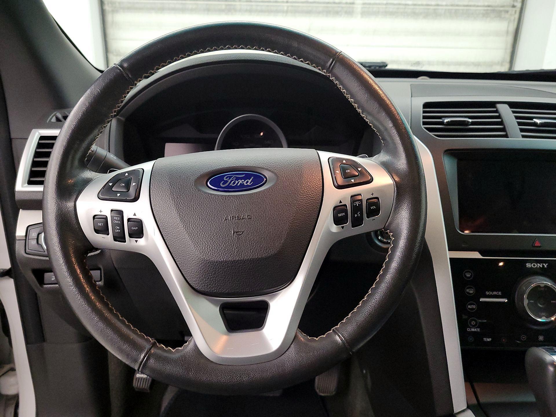 Thumbnail: 2014 Ford Explorer - 10