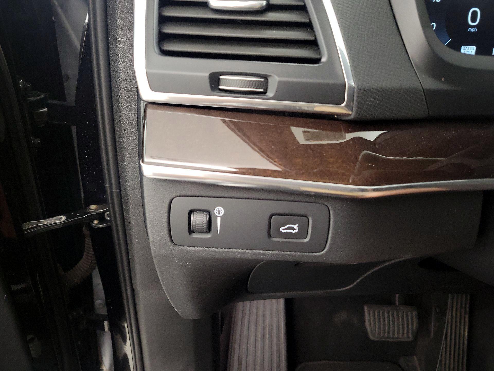 Thumbnail: 2019 Volvo XC90 - 13