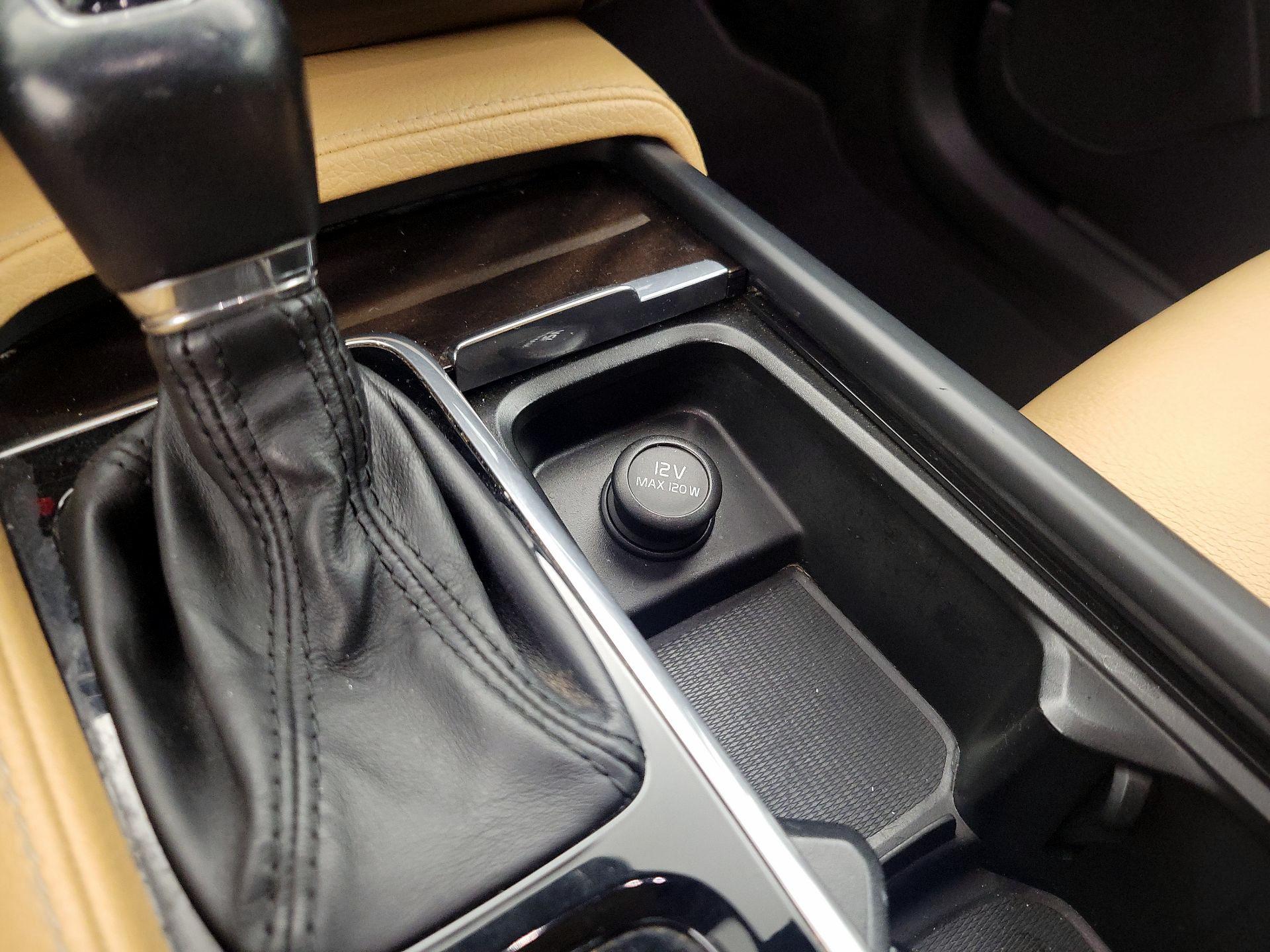 Thumbnail: 2019 Volvo XC90 - 19