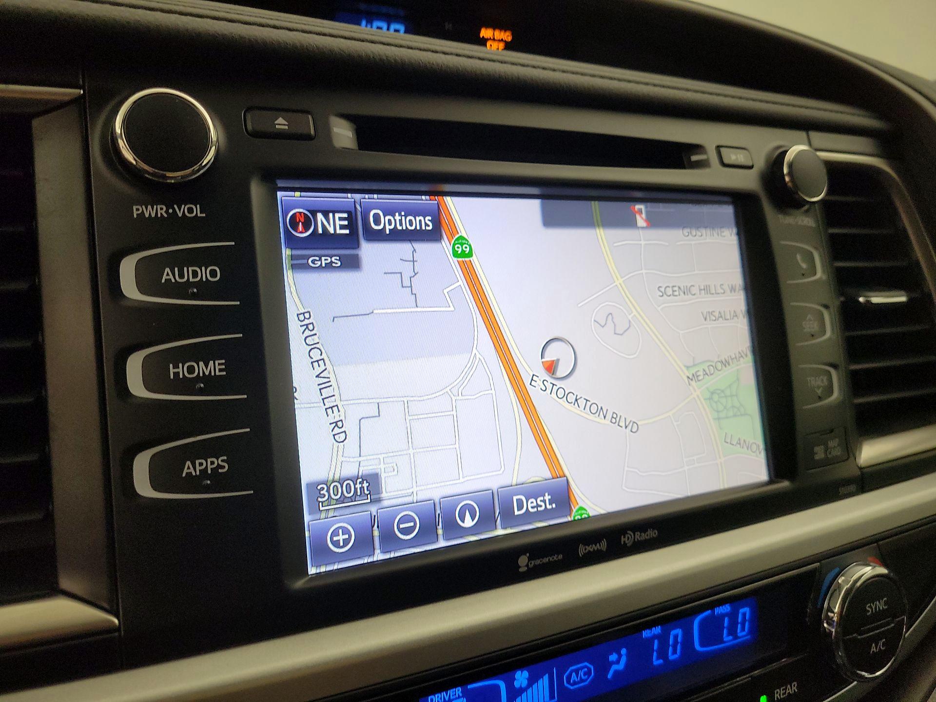 Thumbnail: 2019 Toyota Highlander - 14