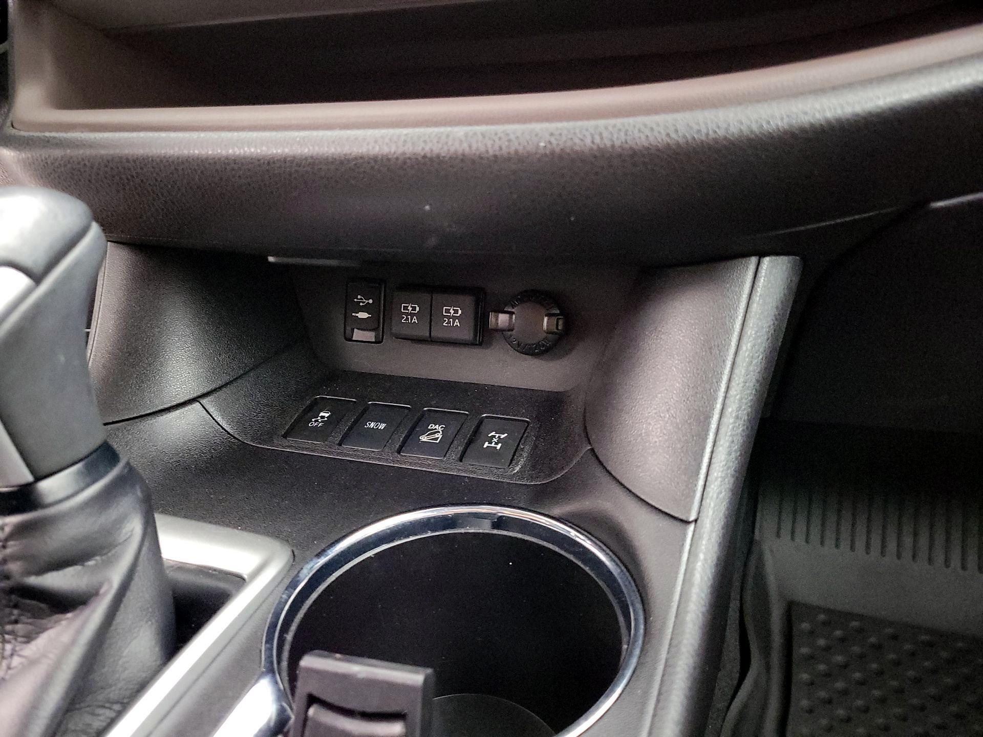 Thumbnail: 2019 Toyota Highlander - 19