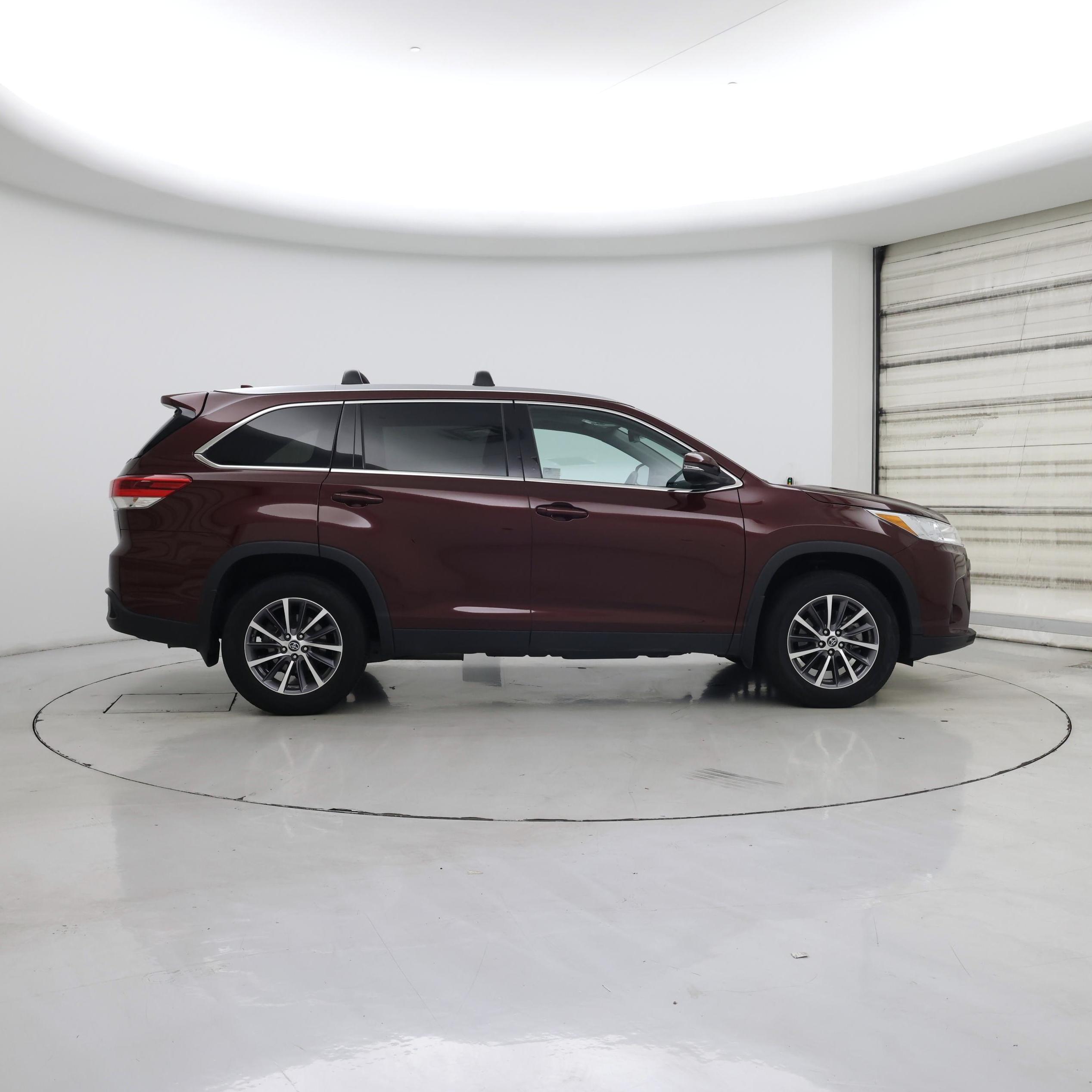 Thumbnail: 2019 Toyota Highlander - 7