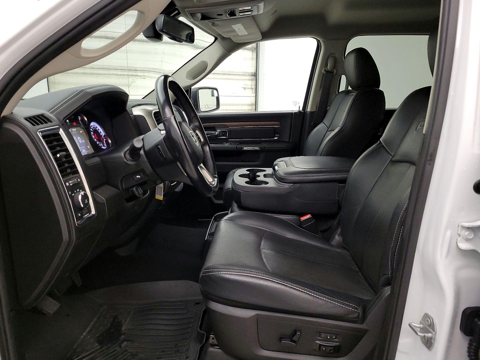 Thumbnail: 2019 RAM 1500 Classic - 11