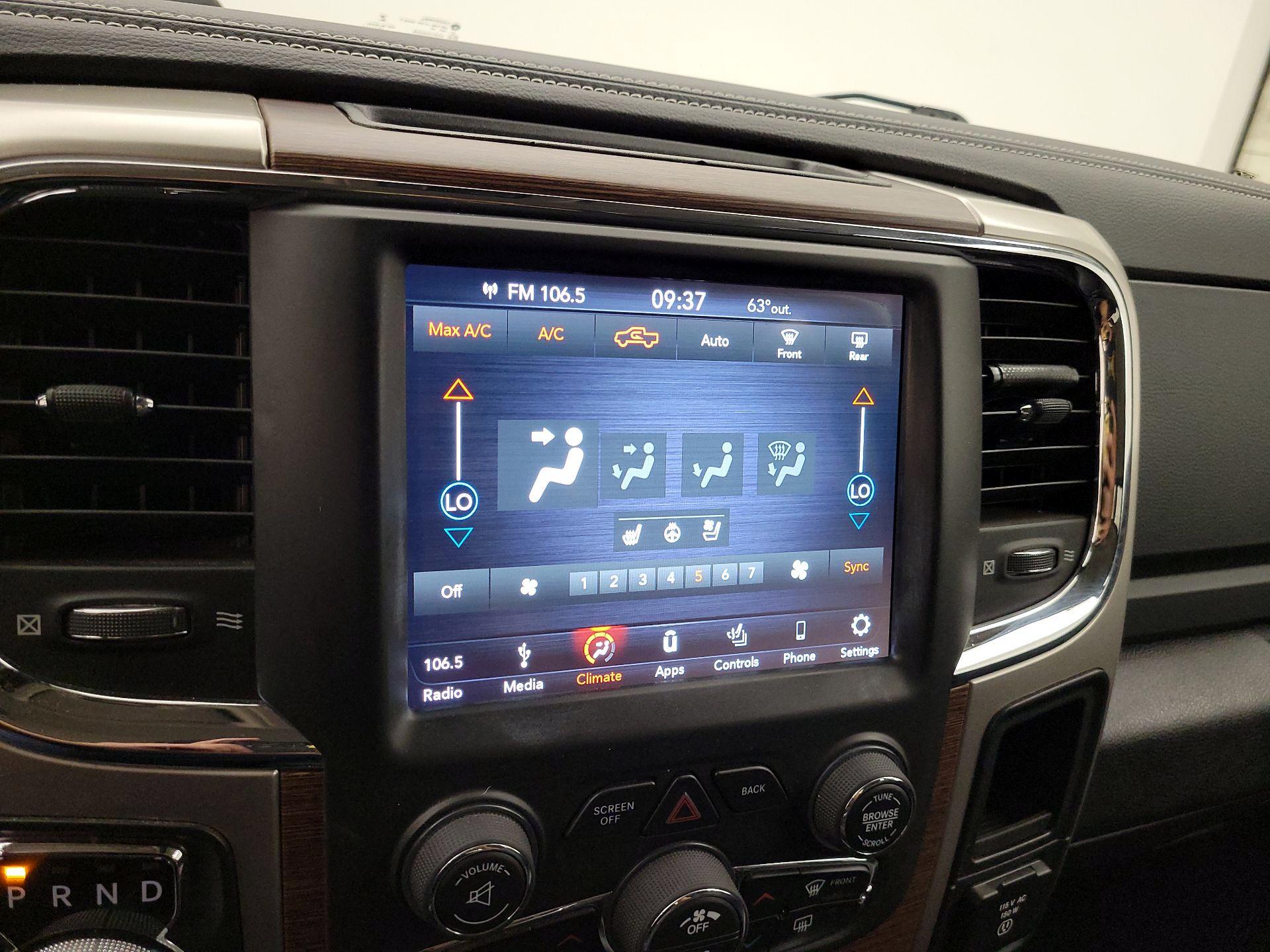 Thumbnail: 2019 RAM 1500 Classic - 16