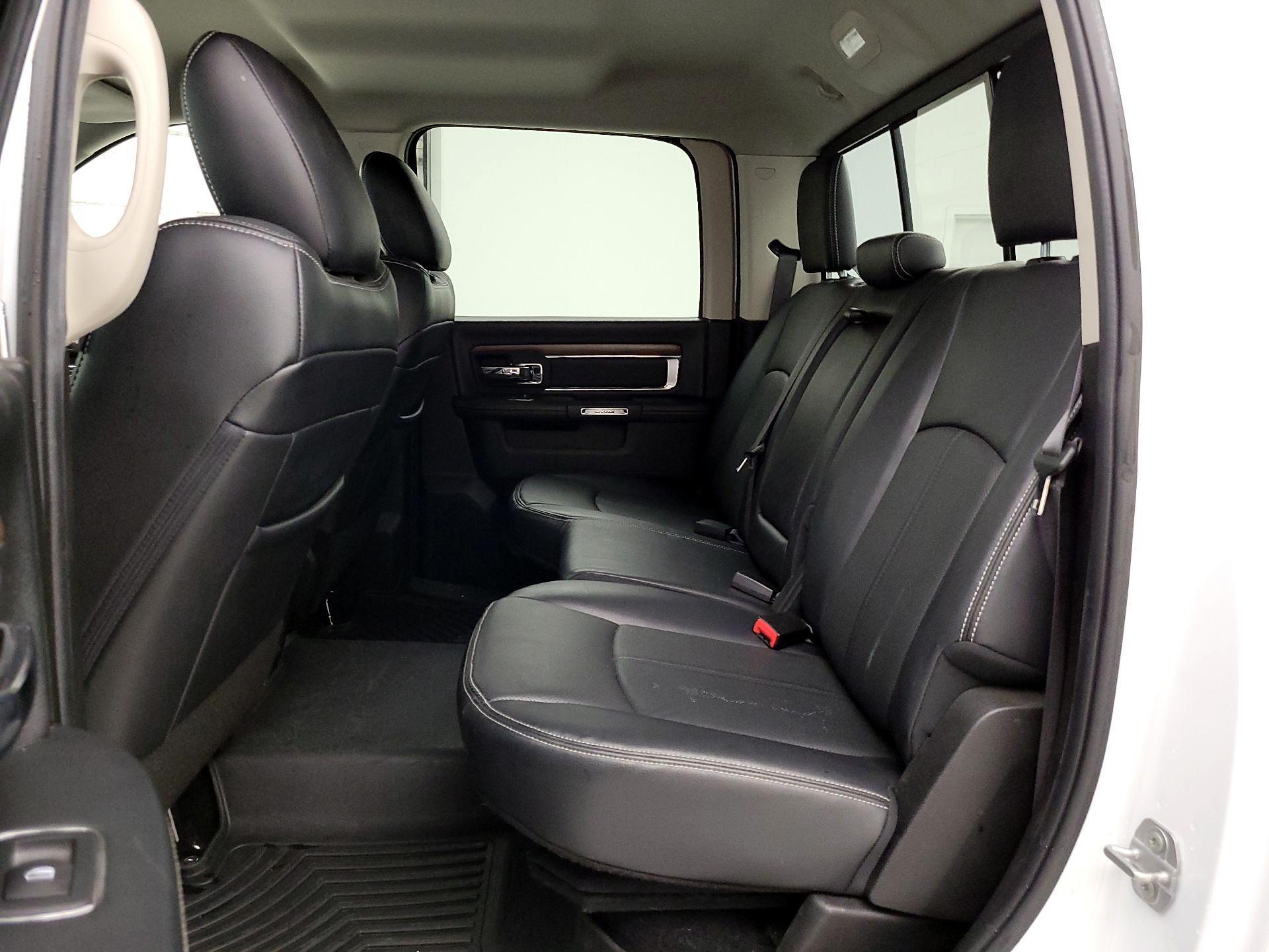 Thumbnail: 2019 RAM 1500 Classic - 19