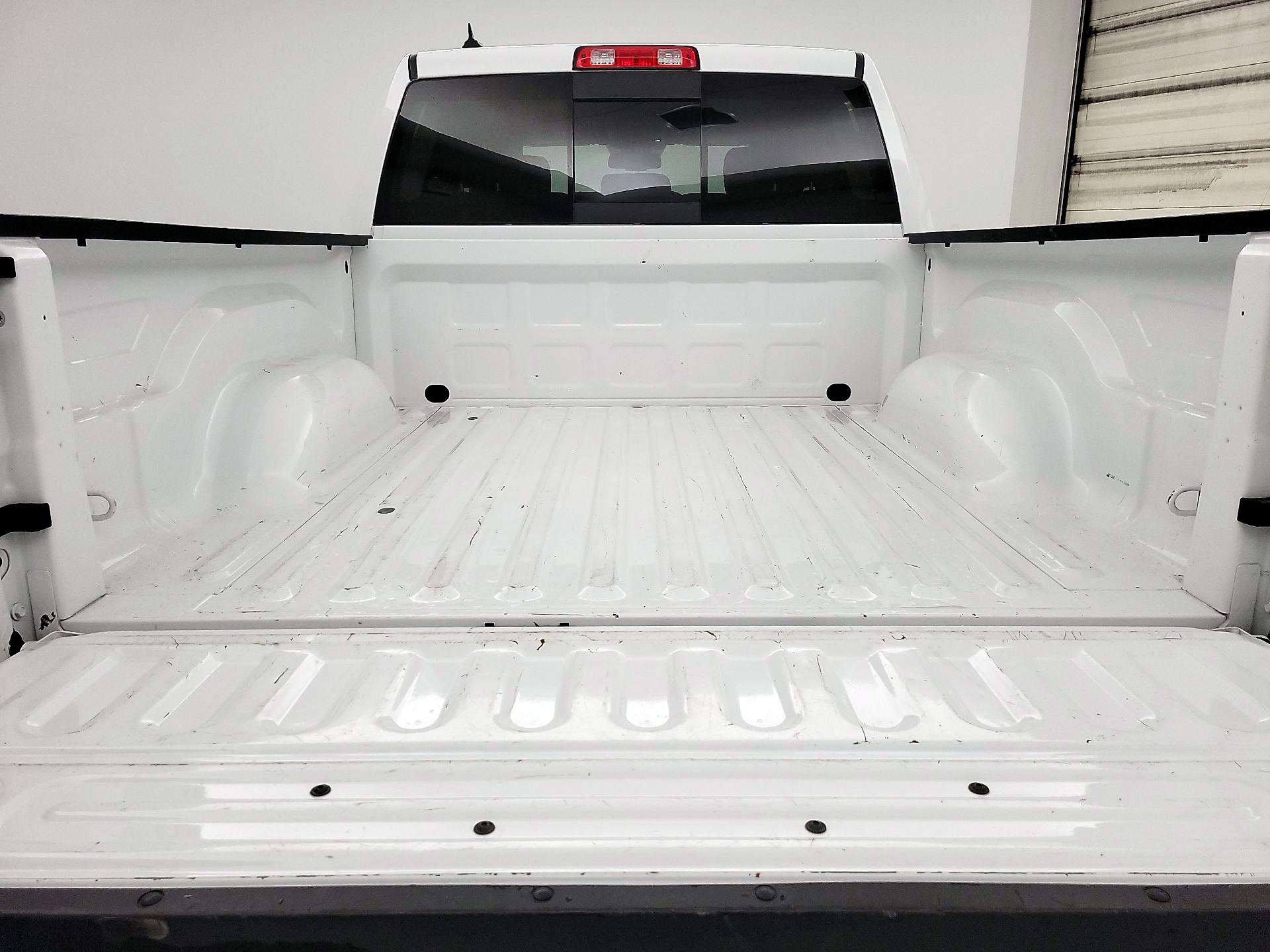 Thumbnail: 2019 RAM 1500 Classic - 20