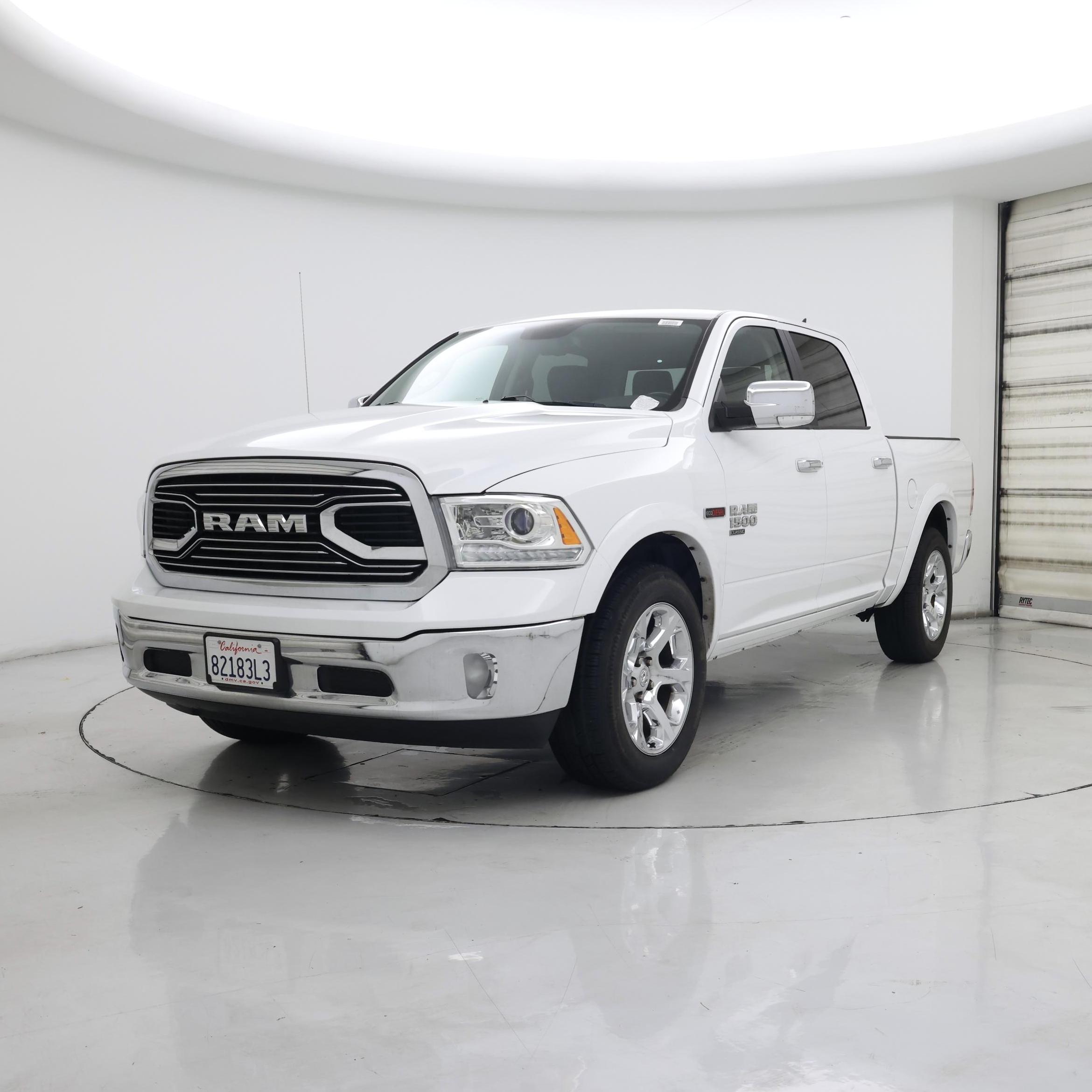 Thumbnail: 2019 RAM 1500 Classic - 4