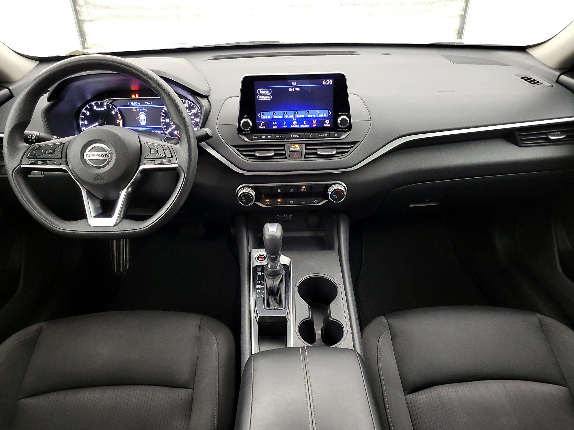 Thumbnail: 2019 Nissan Altima - 9