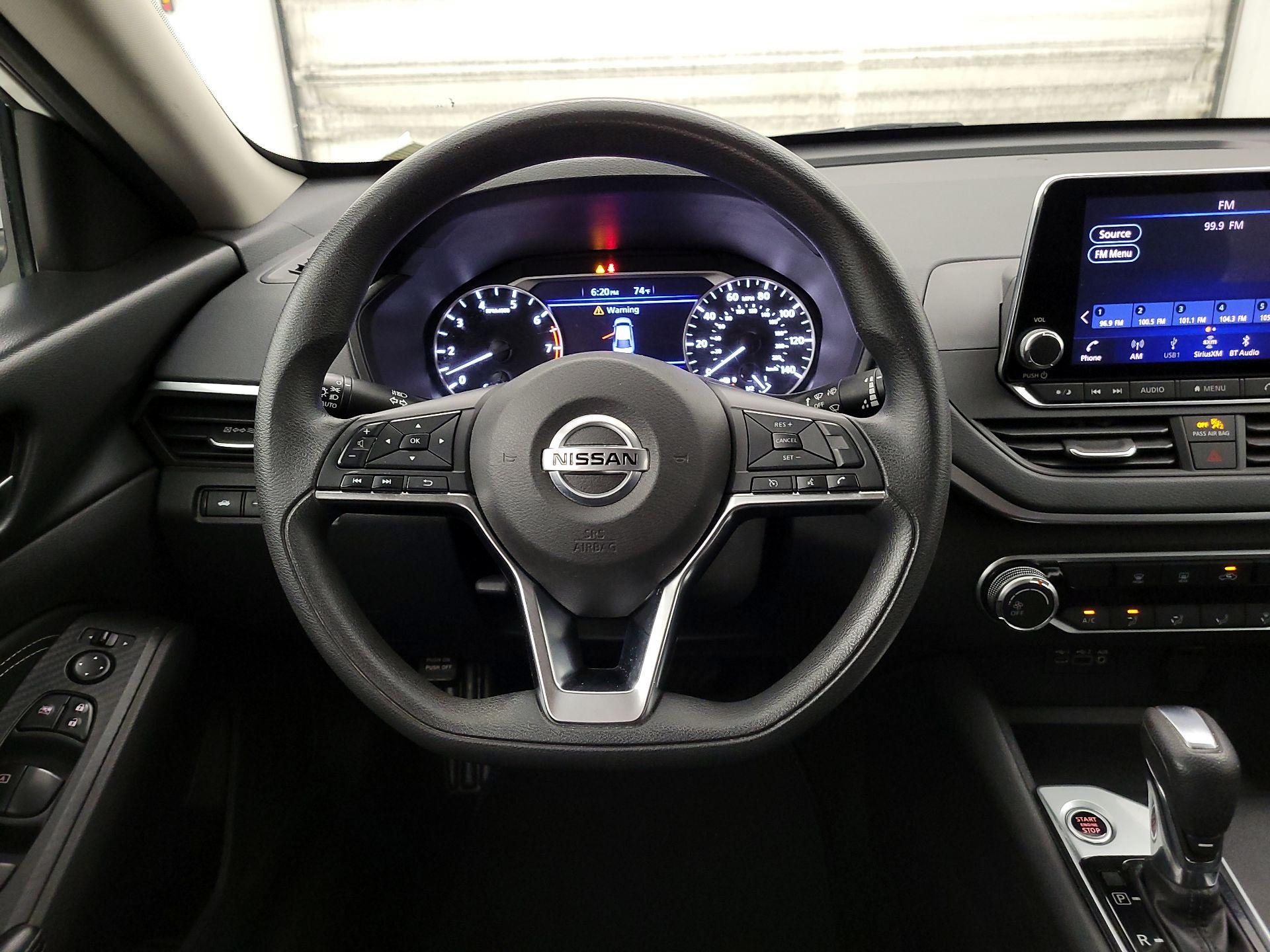 Thumbnail: 2019 Nissan Altima - 10