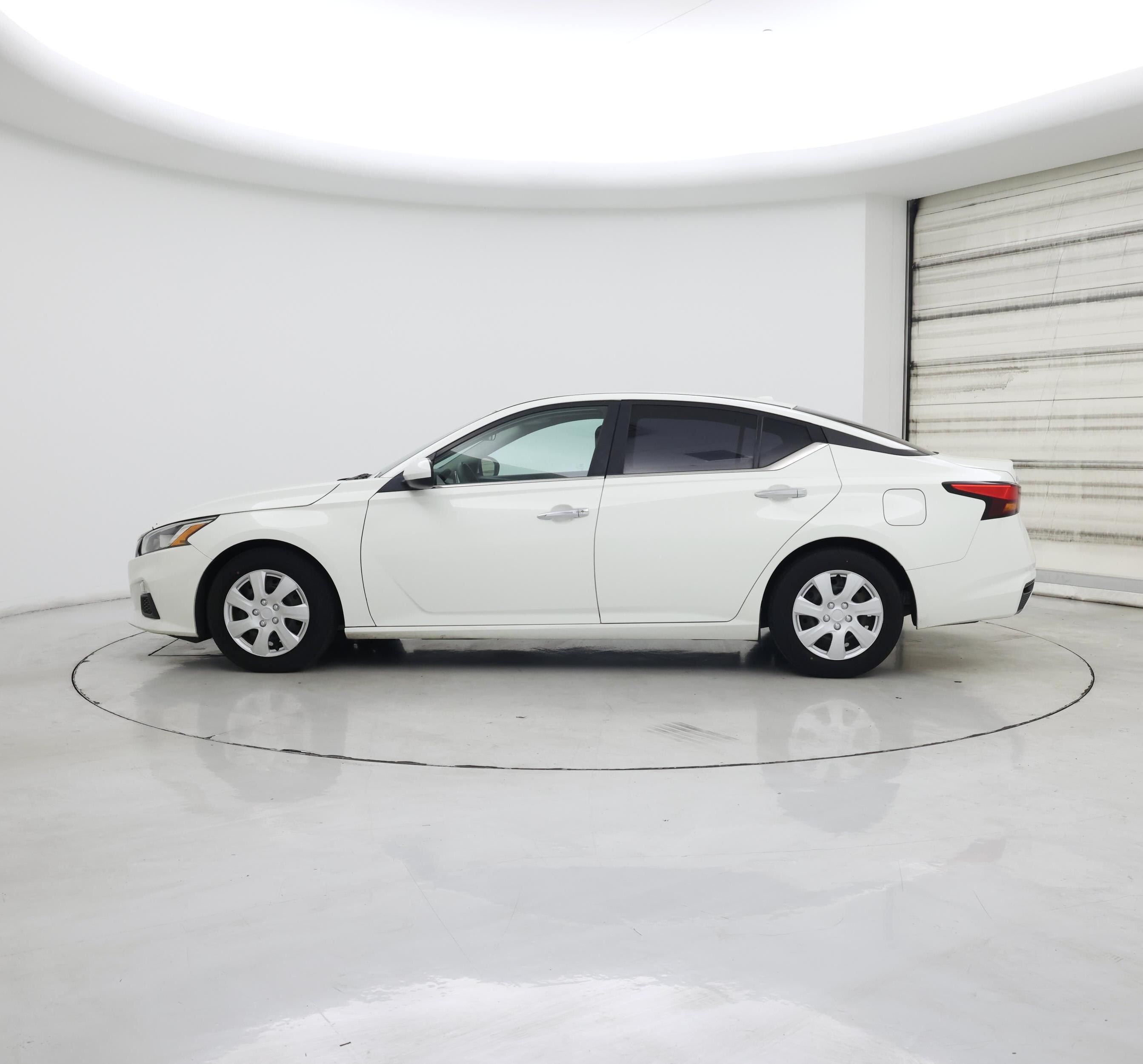 Thumbnail: 2019 Nissan Altima - 3