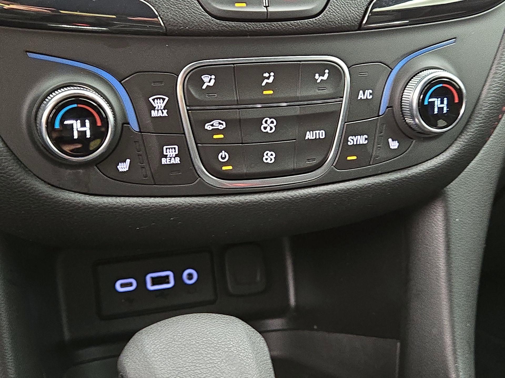 Thumbnail: 2022 Chevrolet Equinox - 16