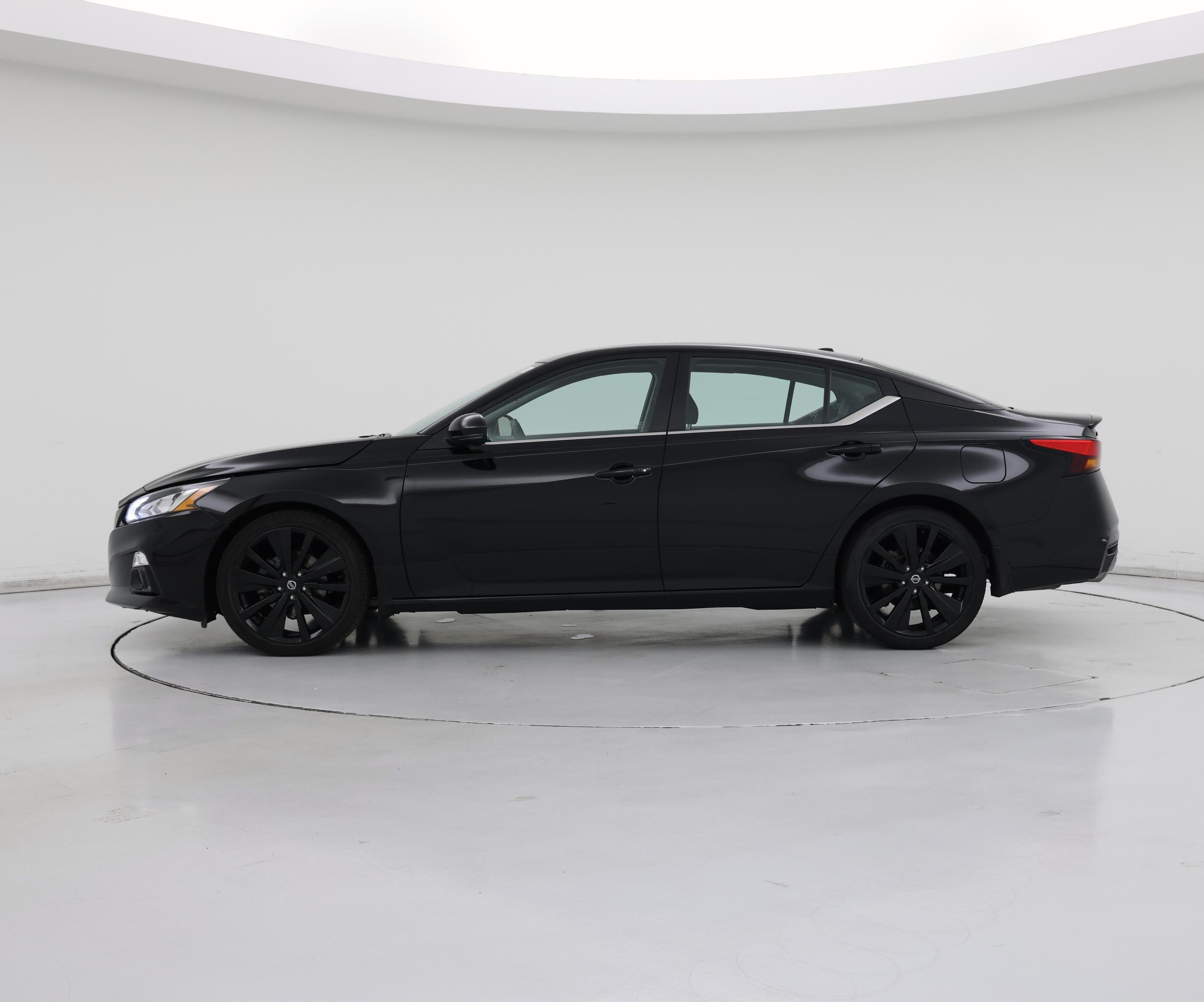 Thumbnail: 2022 Nissan Altima - 3