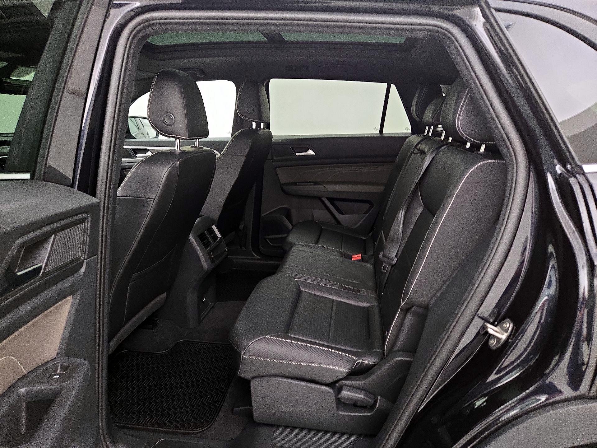 Thumbnail: 2022 Volkswagen Atlas - 18