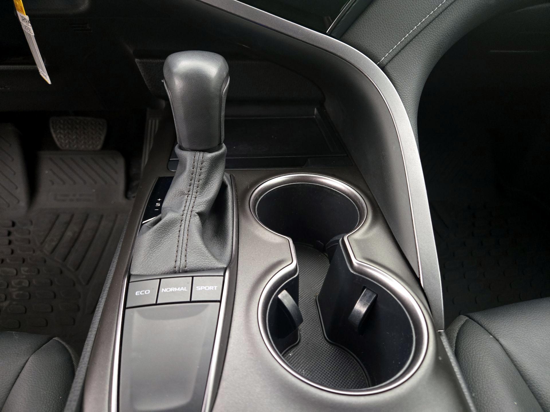 Thumbnail: 2023 Toyota Camry - 15