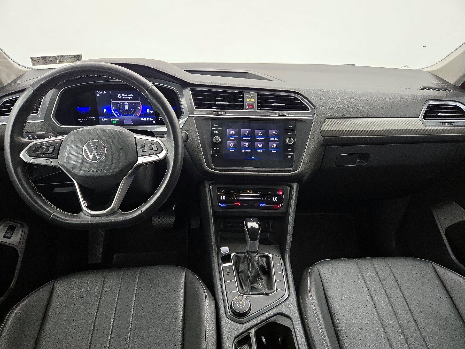 Thumbnail: 2022 Volkswagen Tiguan - 9