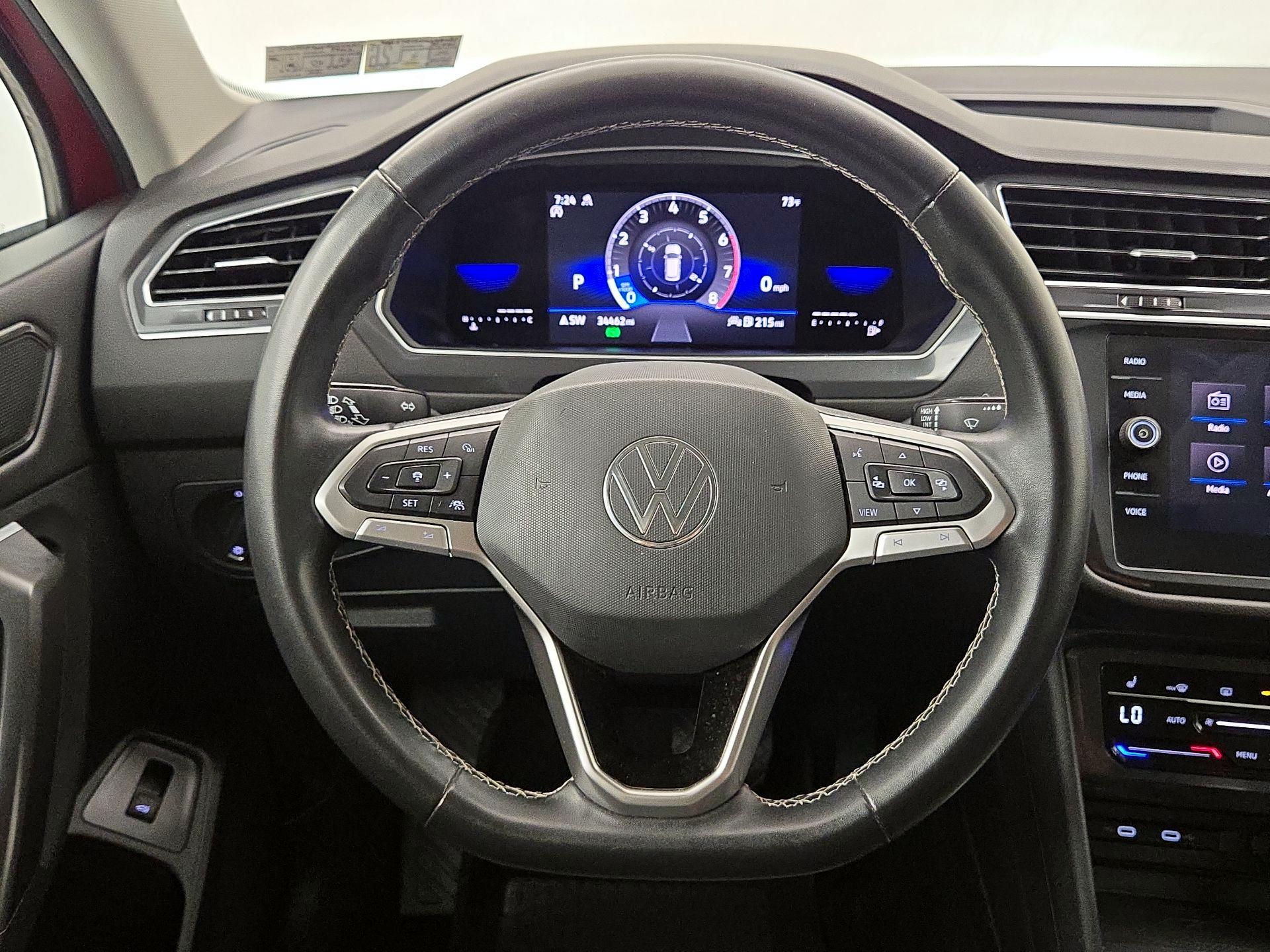 Thumbnail: 2022 Volkswagen Tiguan - 10