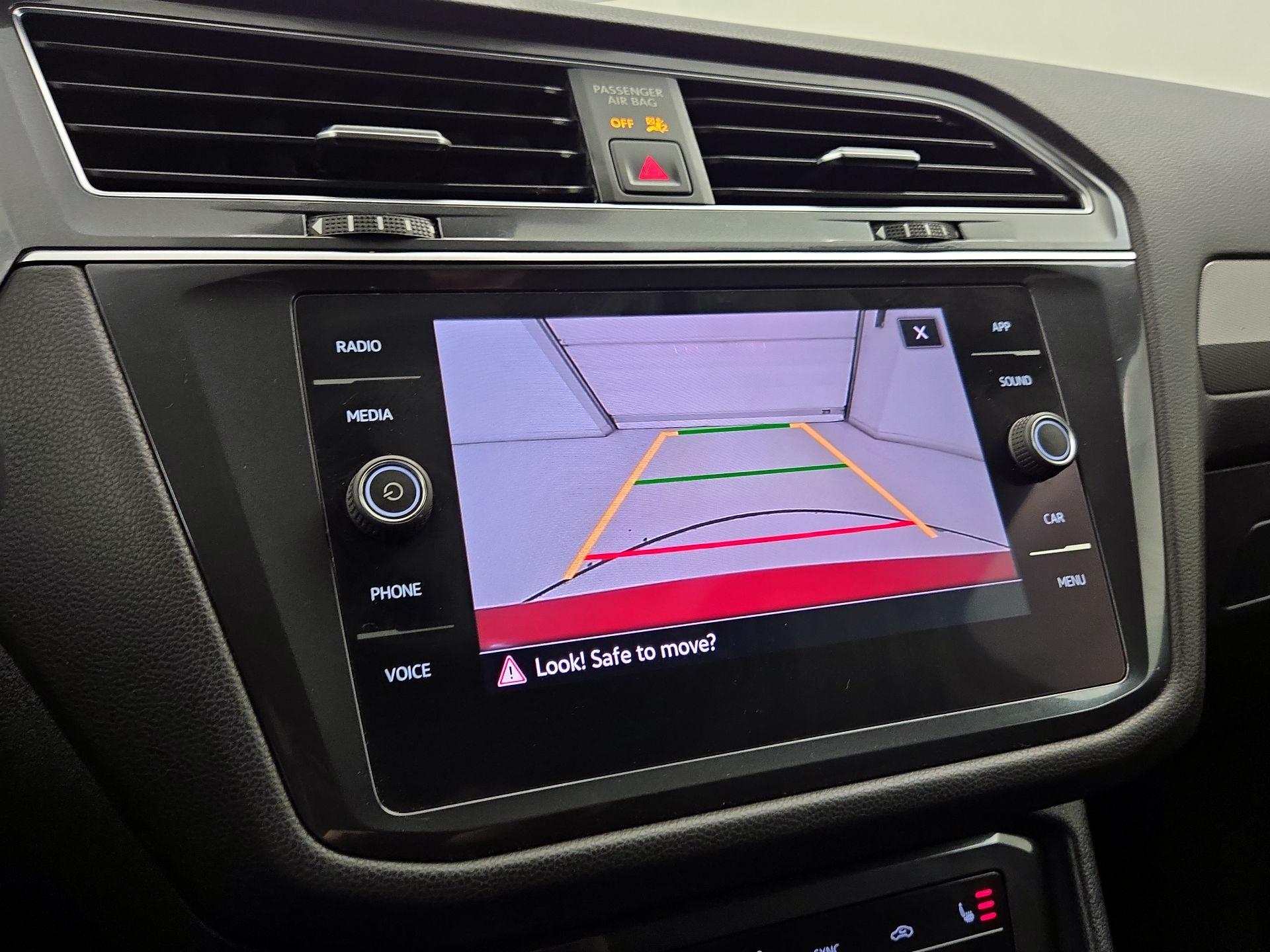 Thumbnail: 2022 Volkswagen Tiguan - 14