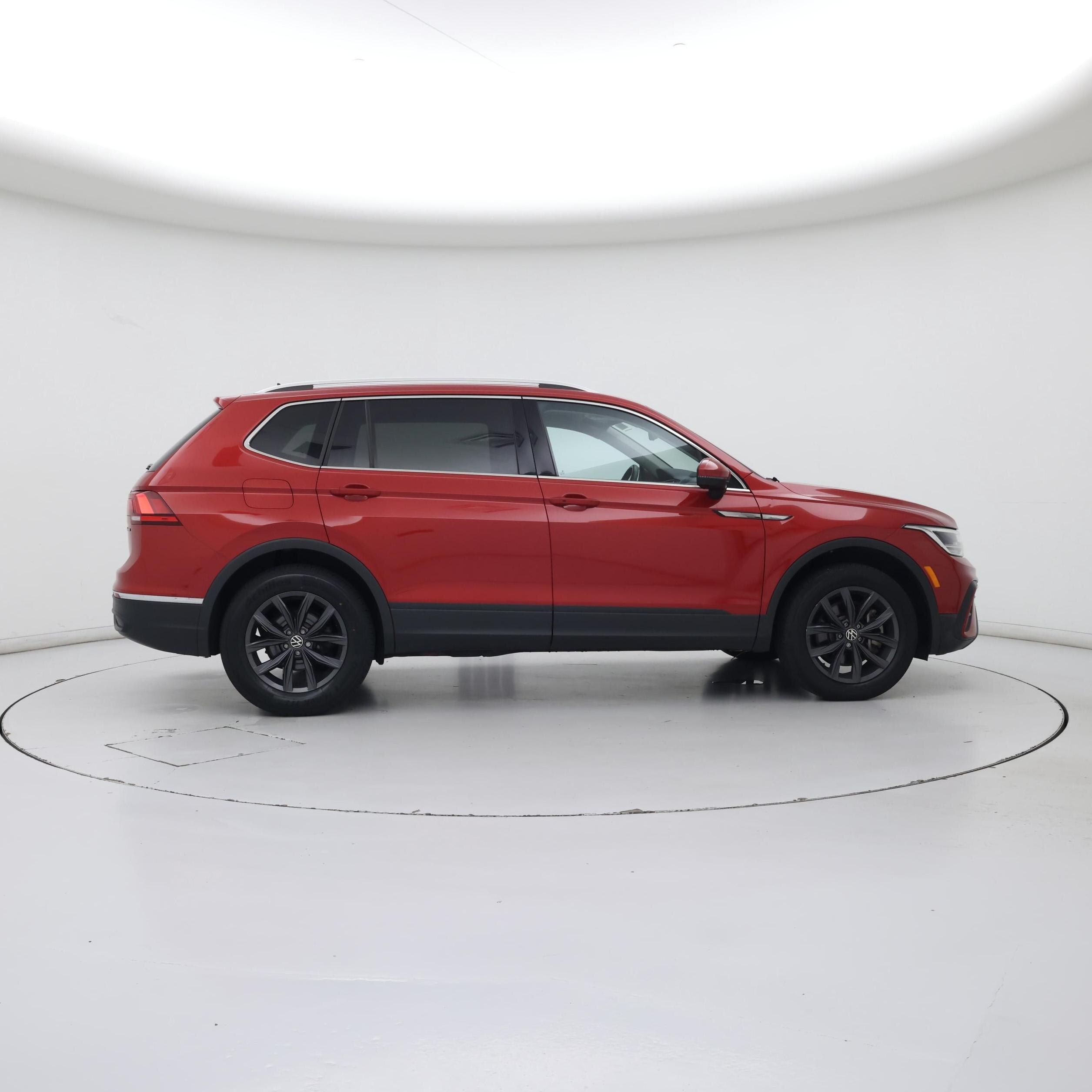 Thumbnail: 2022 Volkswagen Tiguan - 7