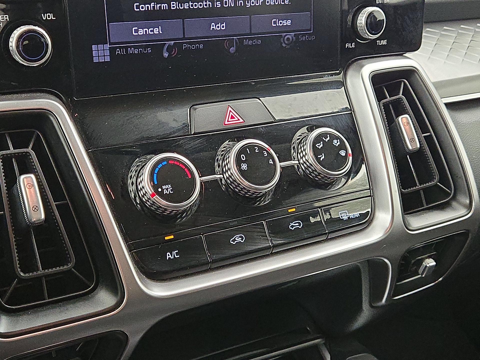 Thumbnail: 2022 Kia Sorento - 16