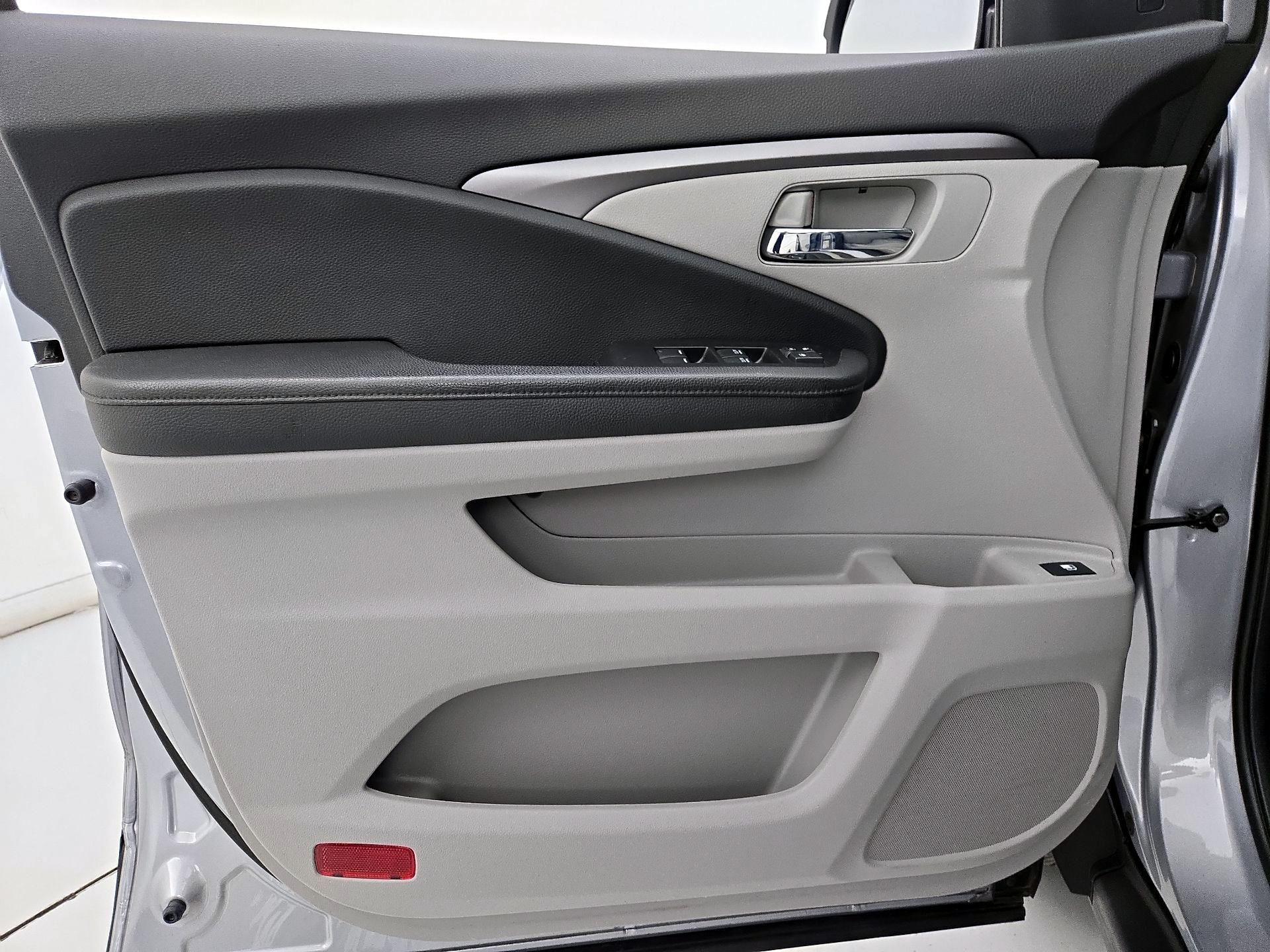 Thumbnail: 2021 Honda Pilot - 12