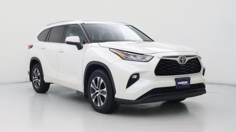 2020 Toyota Highlander XLE Hero Image