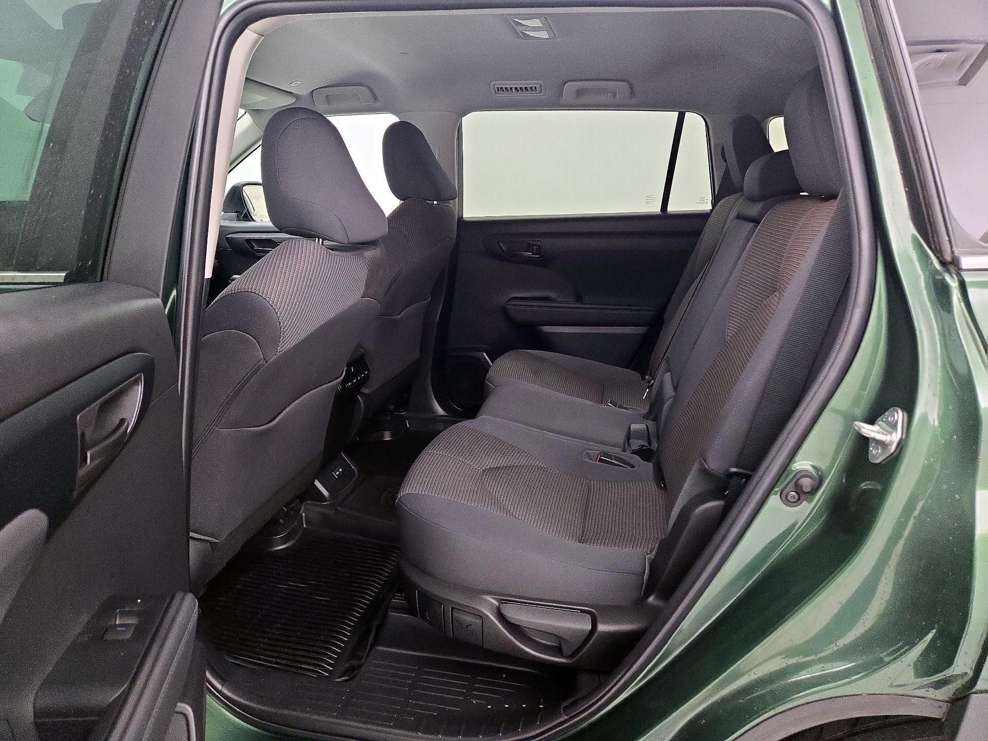 Thumbnail: 2023 Toyota Highlander - 19