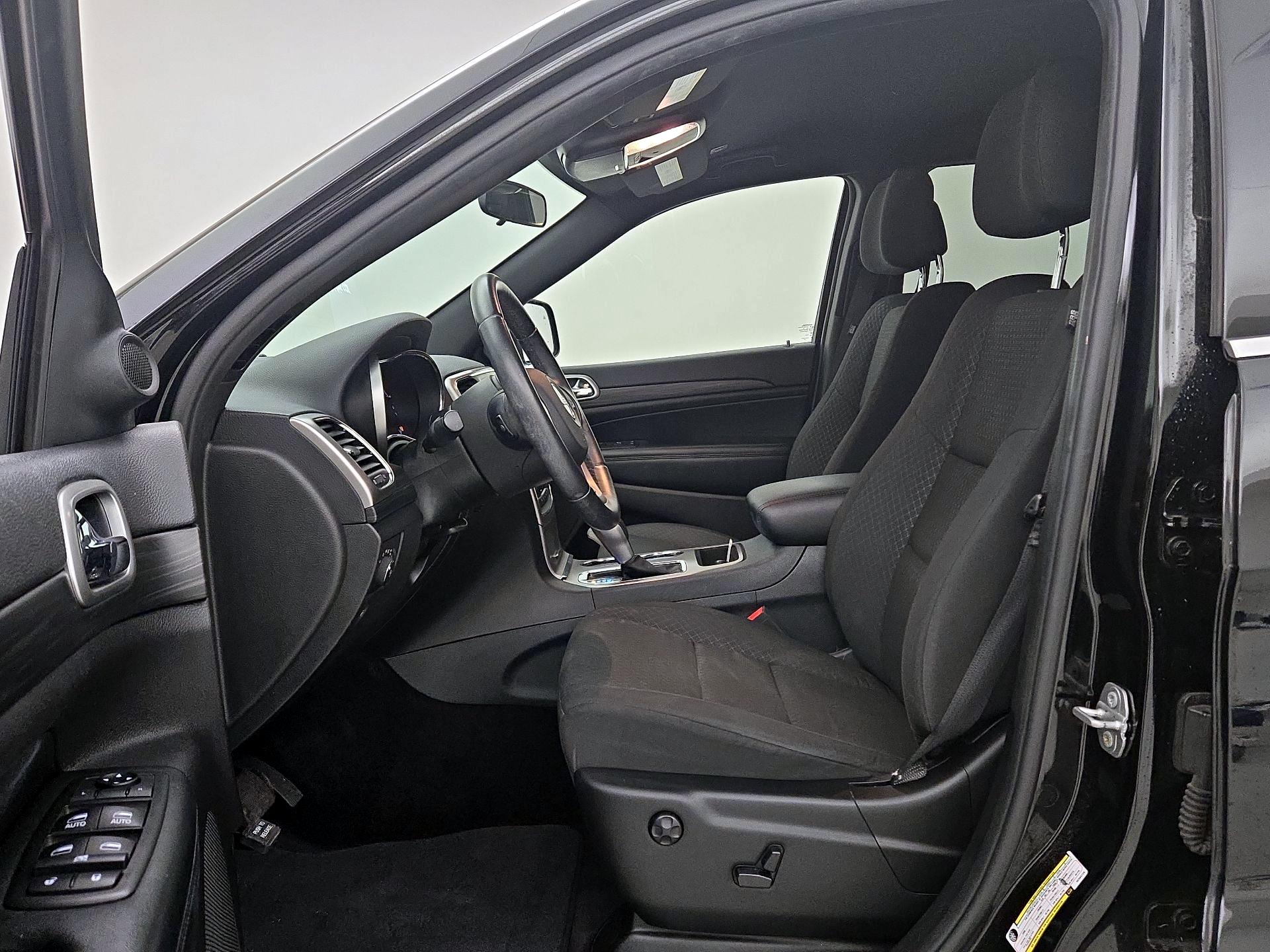 Thumbnail: 2019 Jeep Grand Cherokee - 11