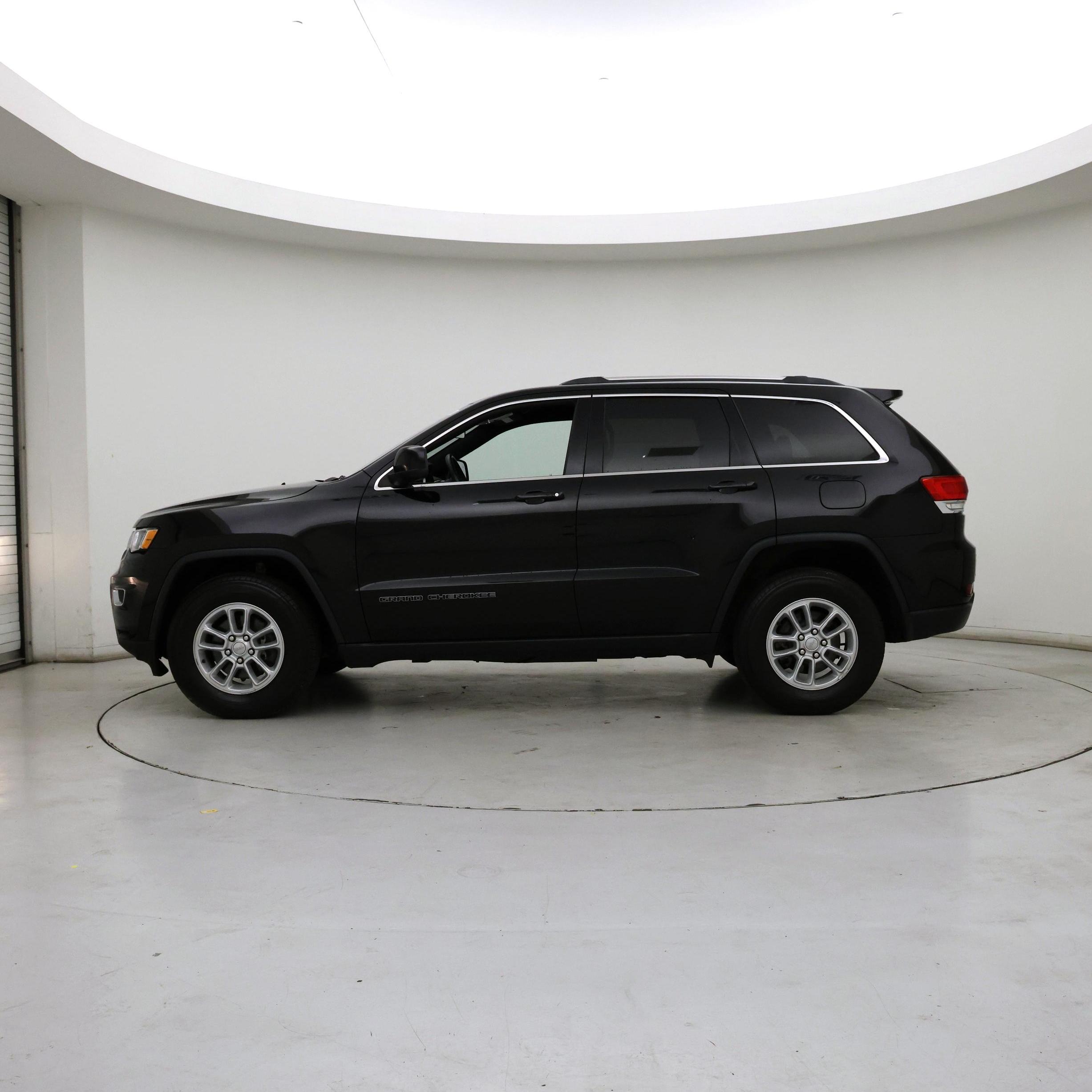 Thumbnail: 2019 Jeep Grand Cherokee - 3