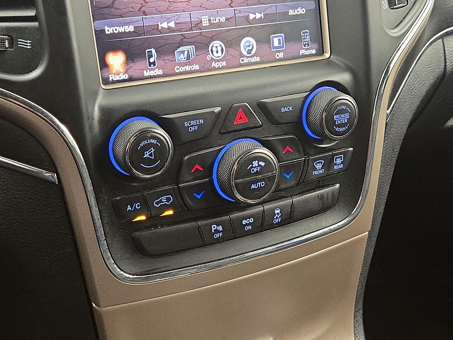 Thumbnail: 2015 Jeep Grand Cherokee - 16