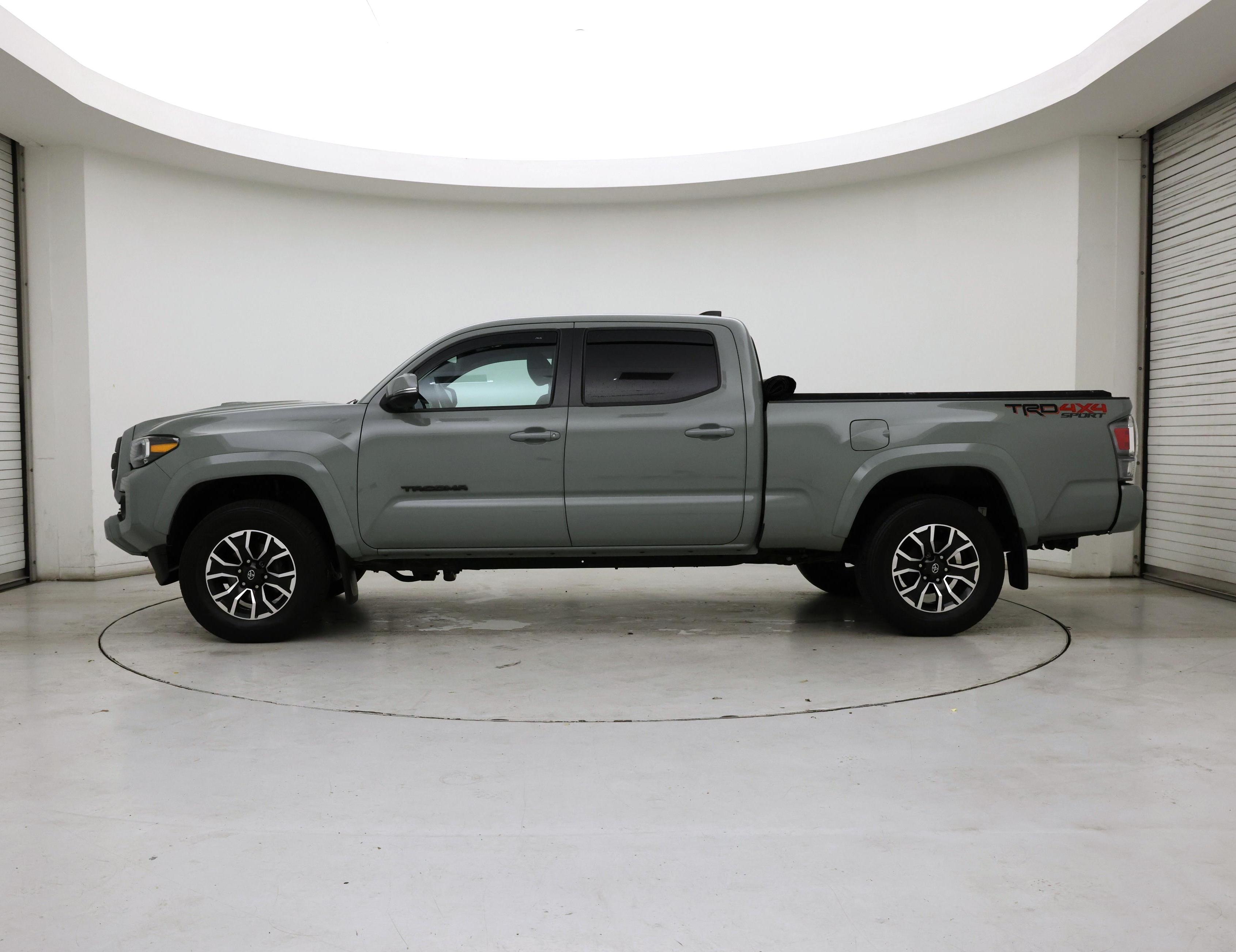 Thumbnail: 2022 Toyota Tacoma - 3