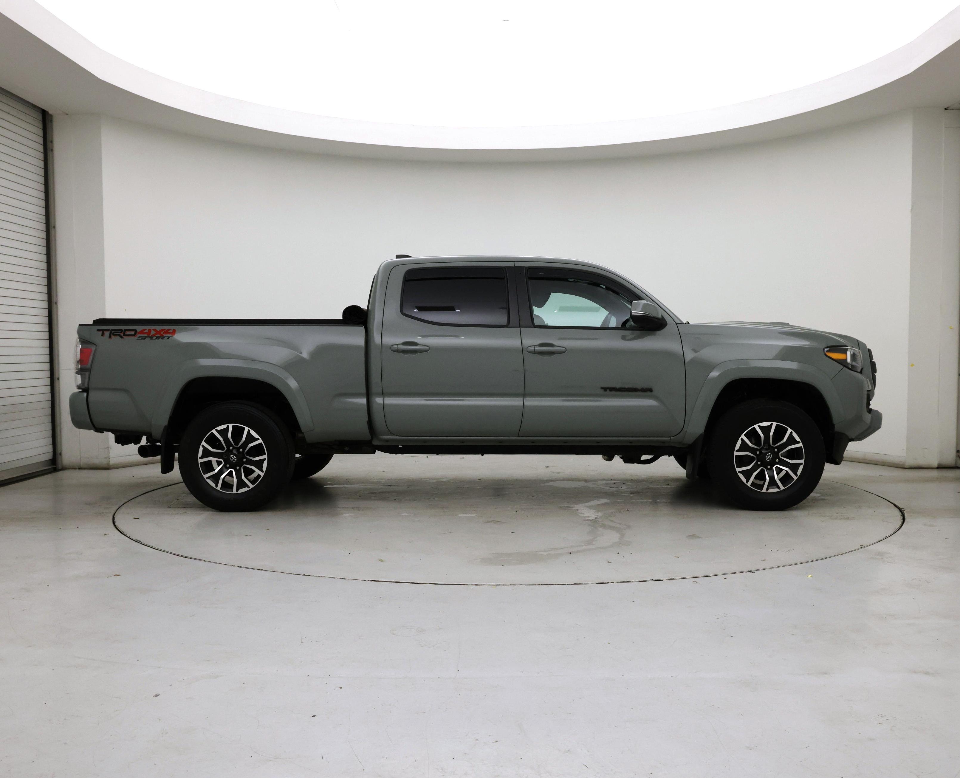 Thumbnail: 2022 Toyota Tacoma - 7