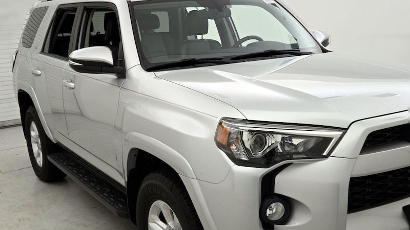 2016 Toyota 4Runner SR5 Hero Image