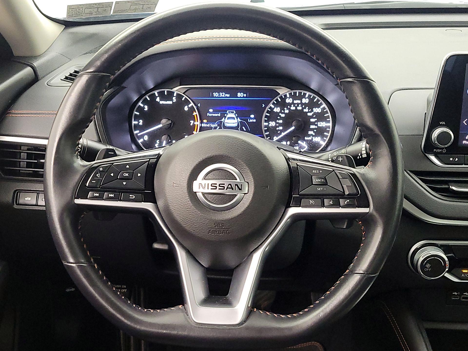 Thumbnail: 2020 Nissan Altima - 10