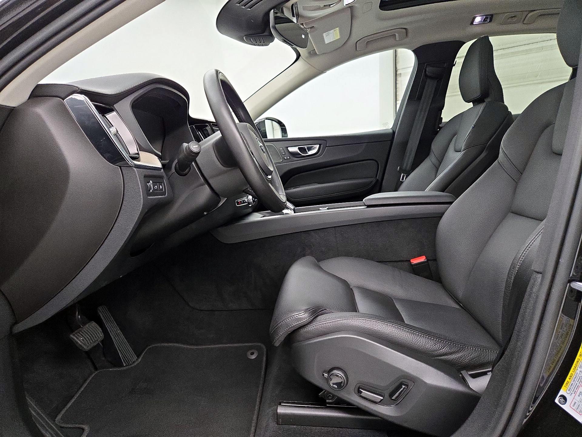 Thumbnail: 2020 Volvo XC60 - 11