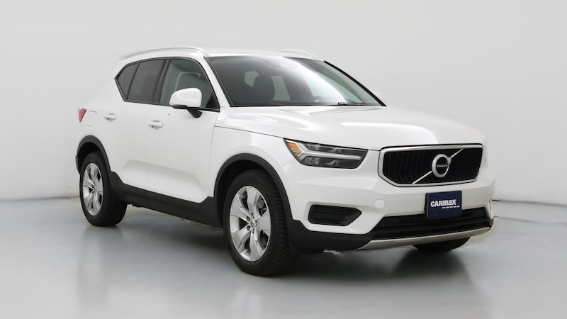 2020 Volvo XC40 T5 Momentum Hero Image