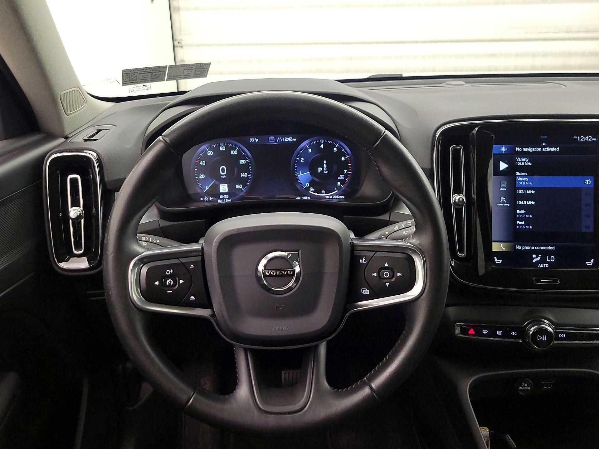 Thumbnail: 2020 Volvo XC40 - 10