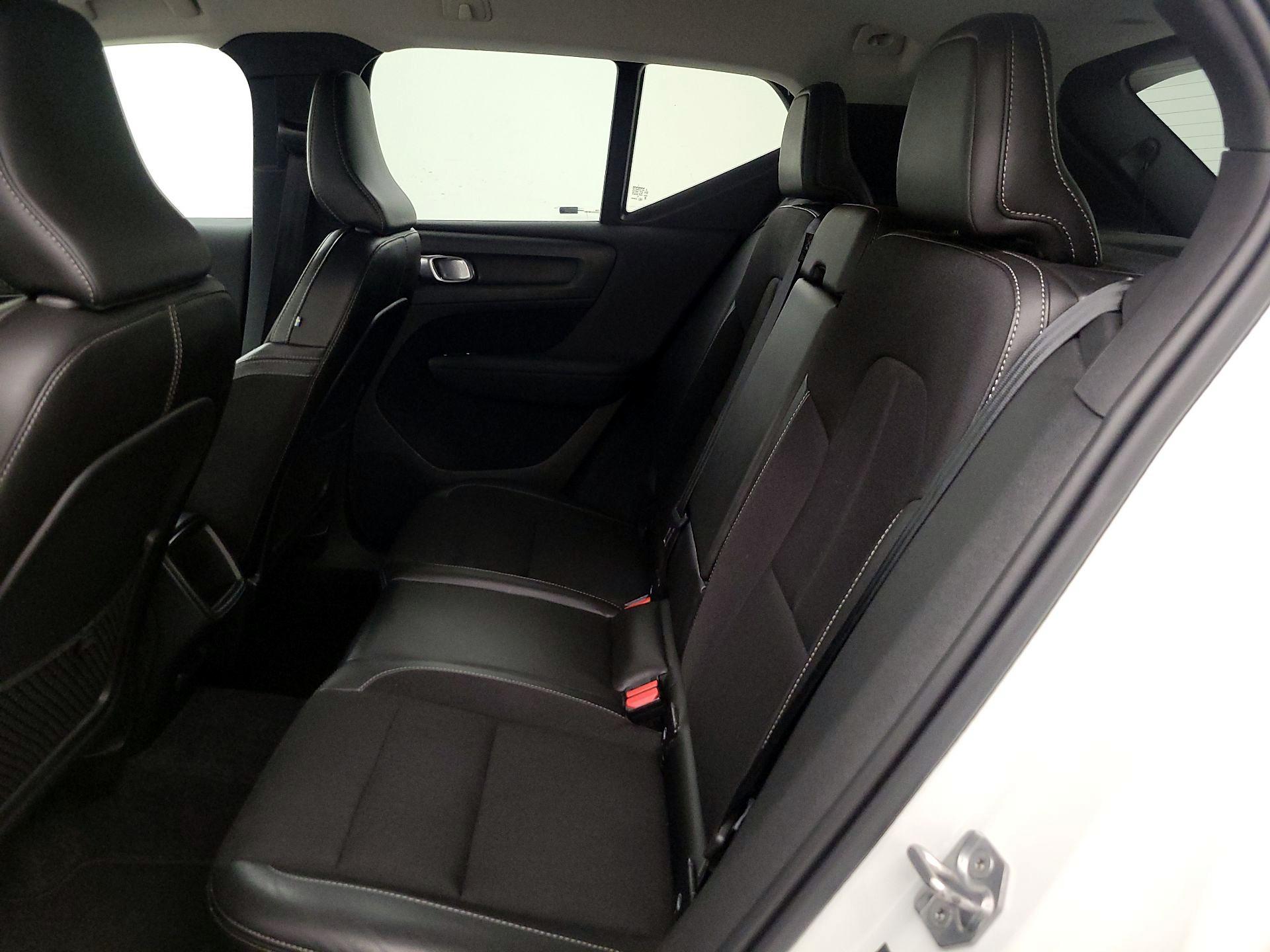 Thumbnail: 2020 Volvo XC40 - 18