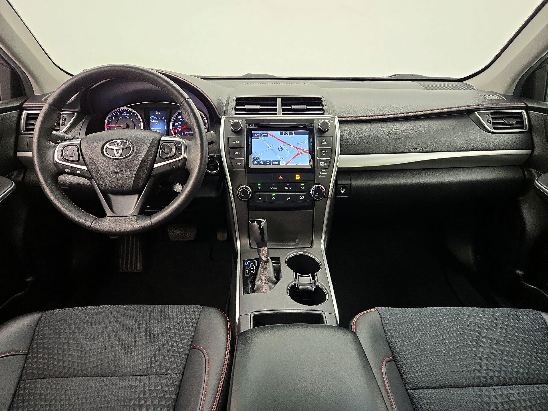 Thumbnail: 2015 Toyota Camry - 9