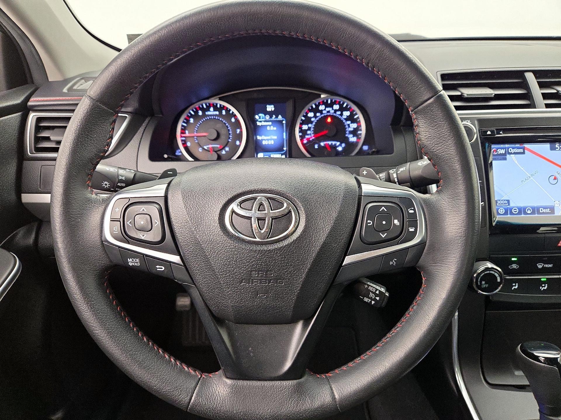 Thumbnail: 2015 Toyota Camry - 10