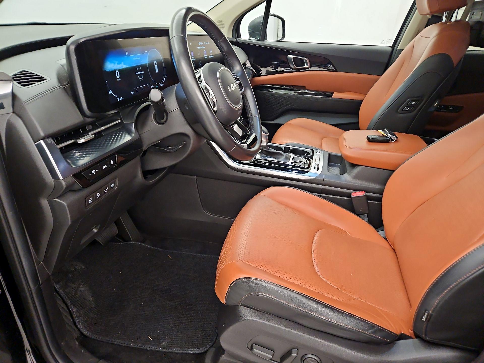 Thumbnail: 2022 Kia Carnival - 11