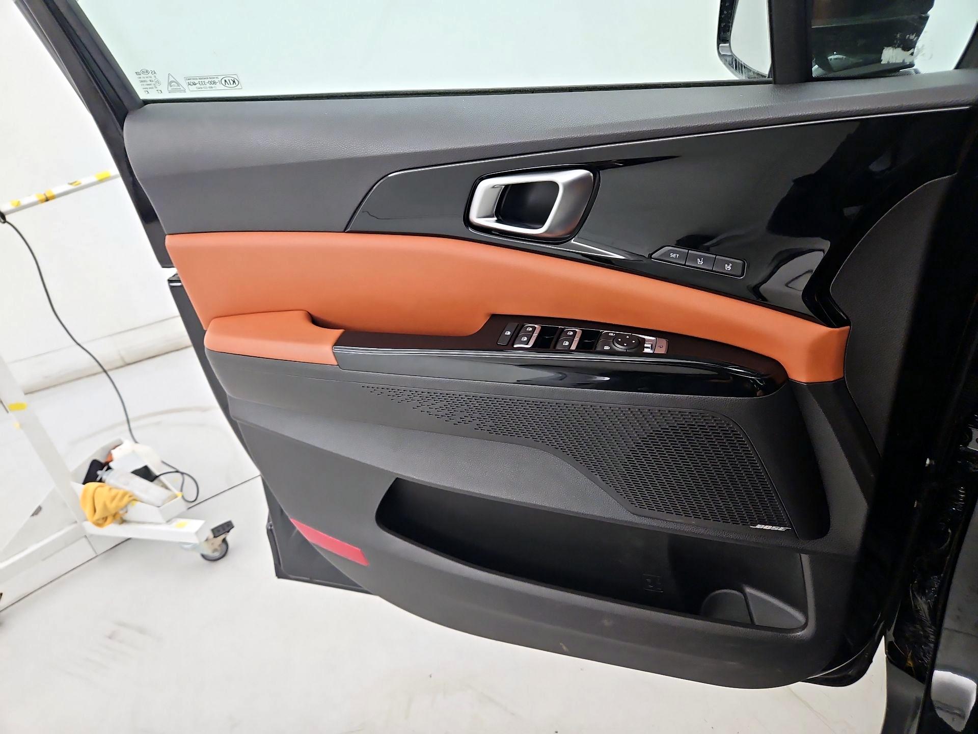 Thumbnail: 2022 Kia Carnival - 12