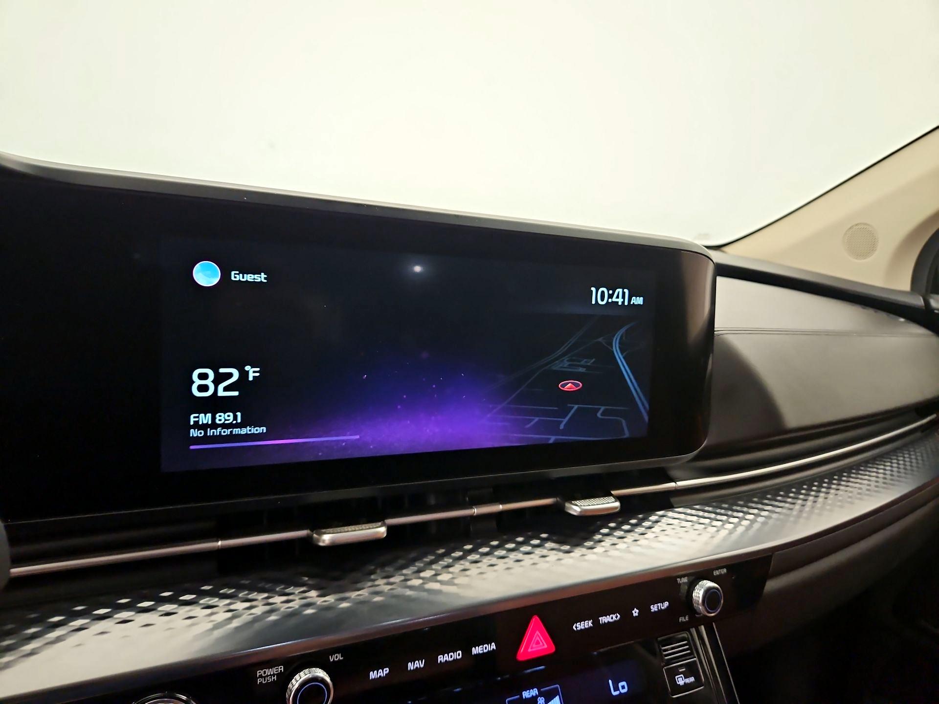 Thumbnail: 2022 Kia Carnival - 16