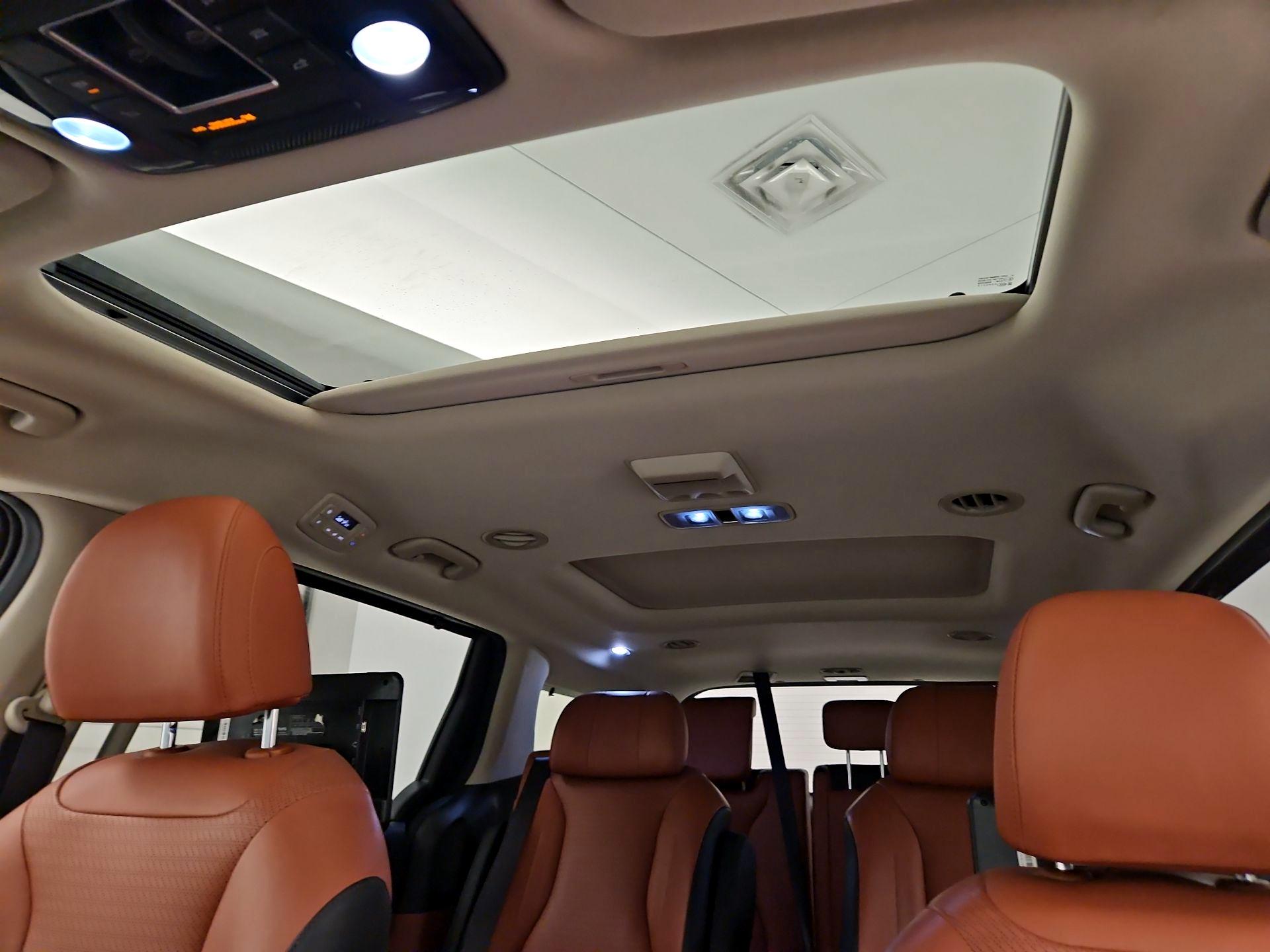 Thumbnail: 2022 Kia Carnival - 20
