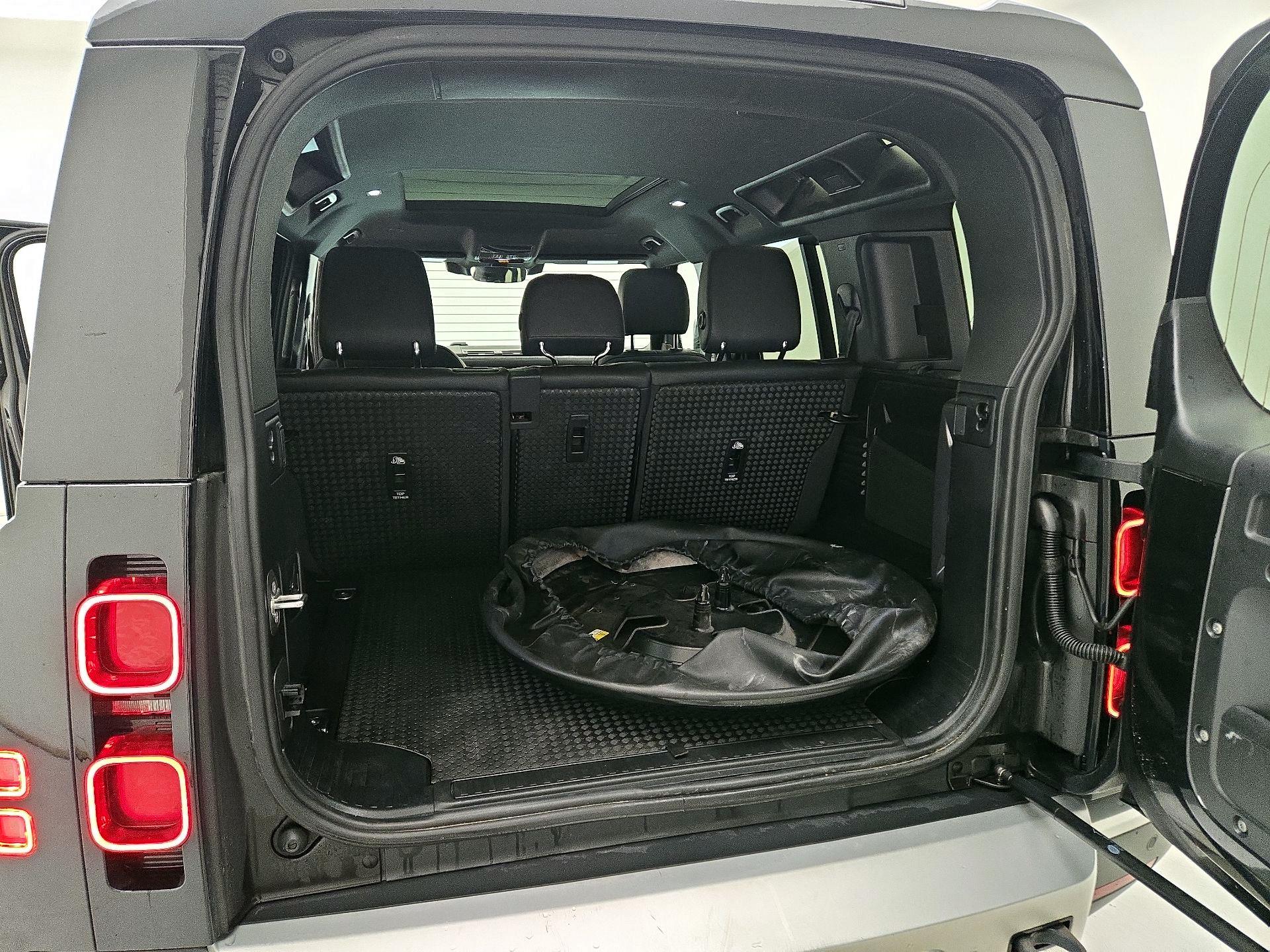 Thumbnail: 2023 Land Rover Defender - 20