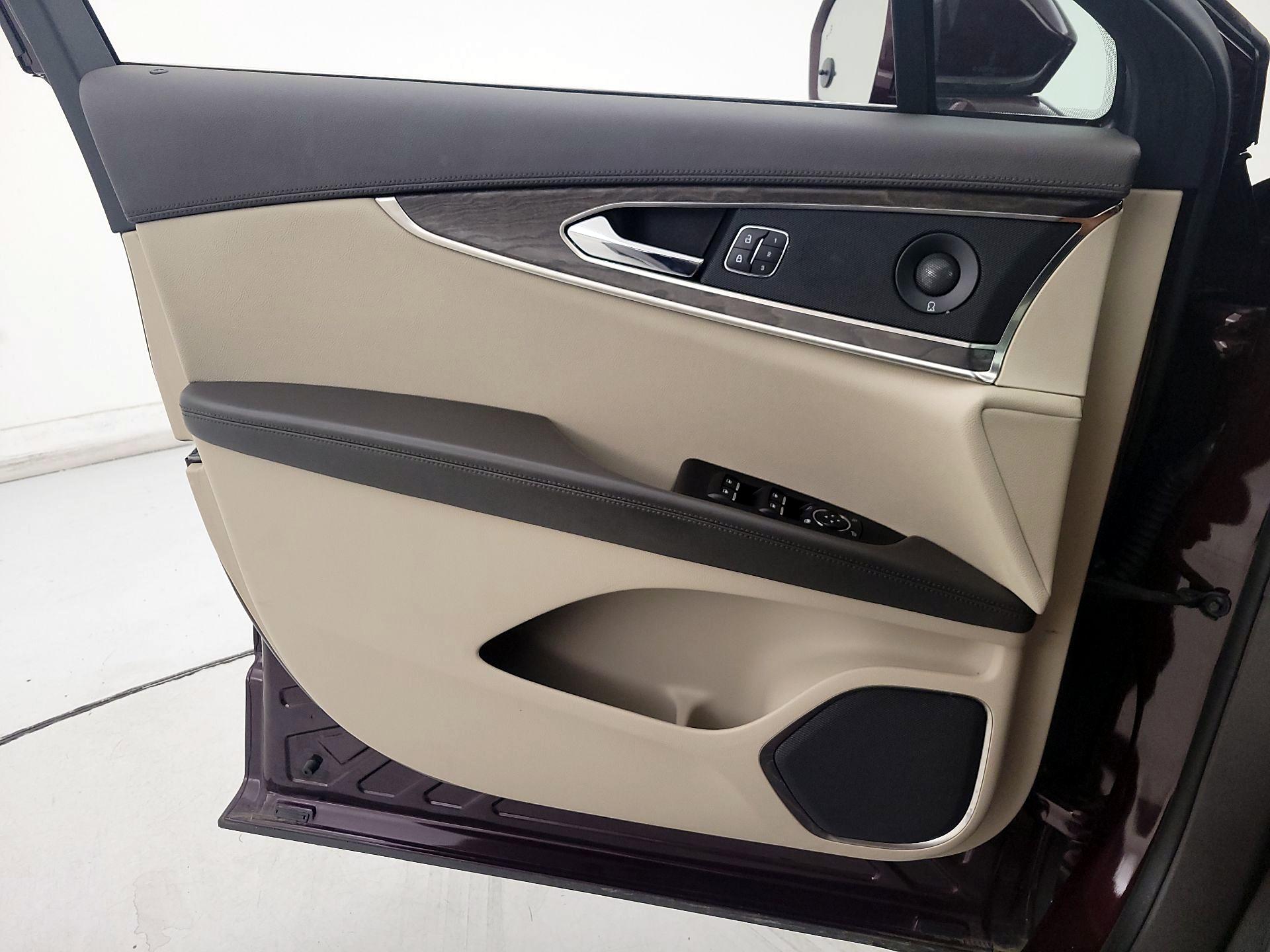 Thumbnail: 2020 Lincoln Nautilus - 12