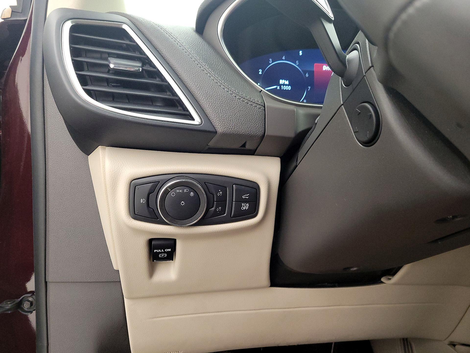 Thumbnail: 2020 Lincoln Nautilus - 13
