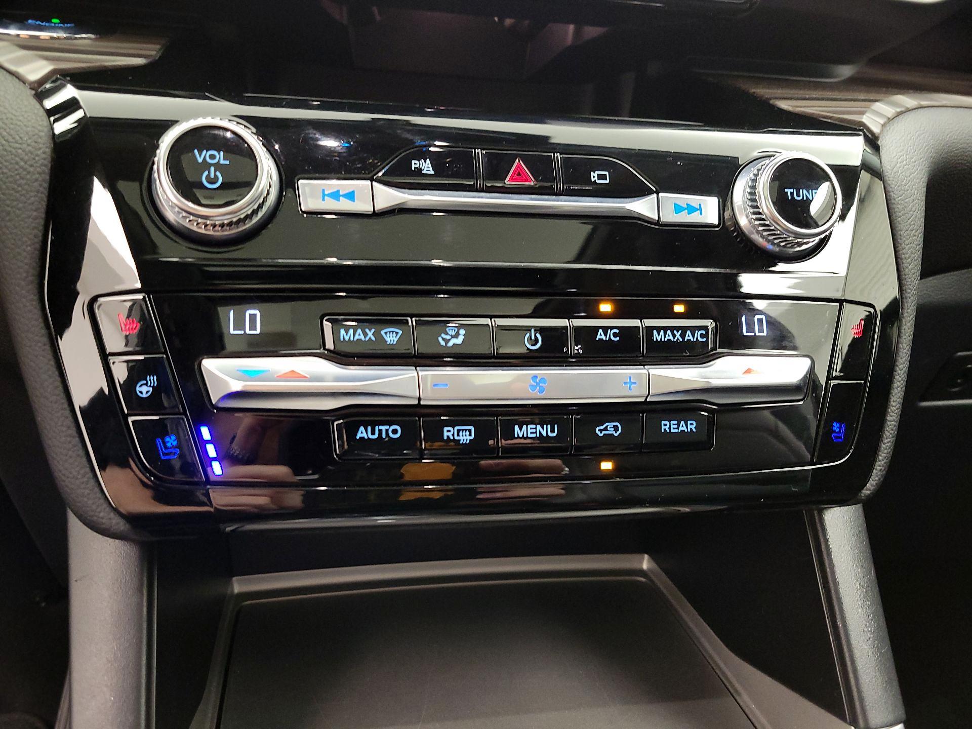 Thumbnail: 2021 Ford Explorer - 17