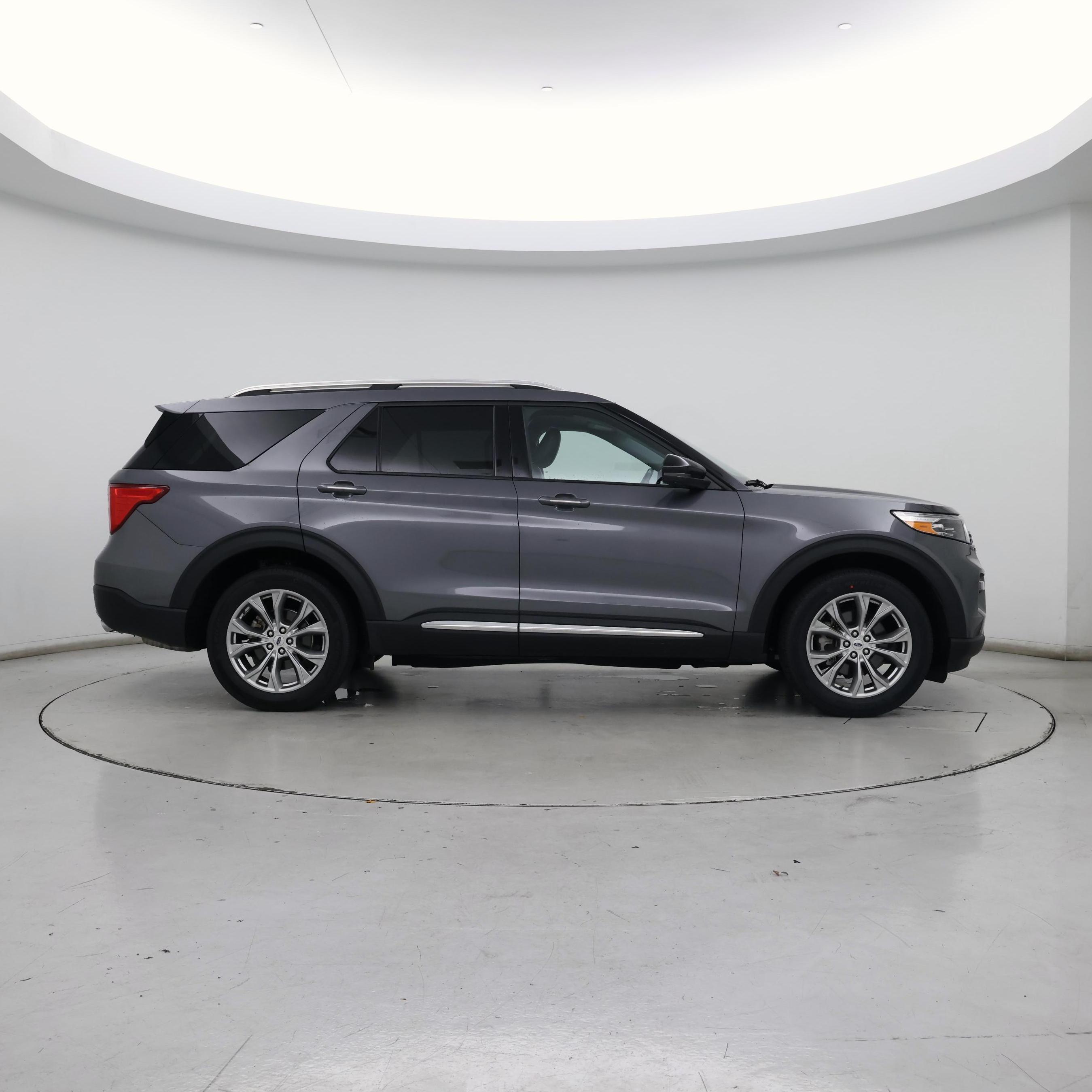 Thumbnail: 2021 Ford Explorer - 7